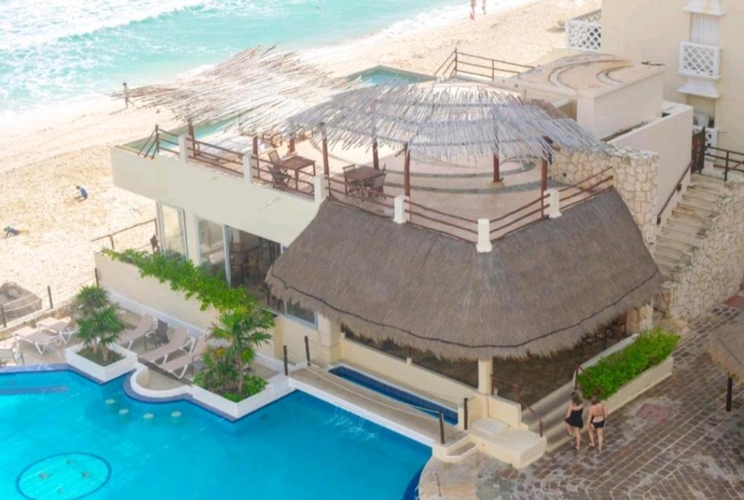 Cancun Plaza Condo Ocean front