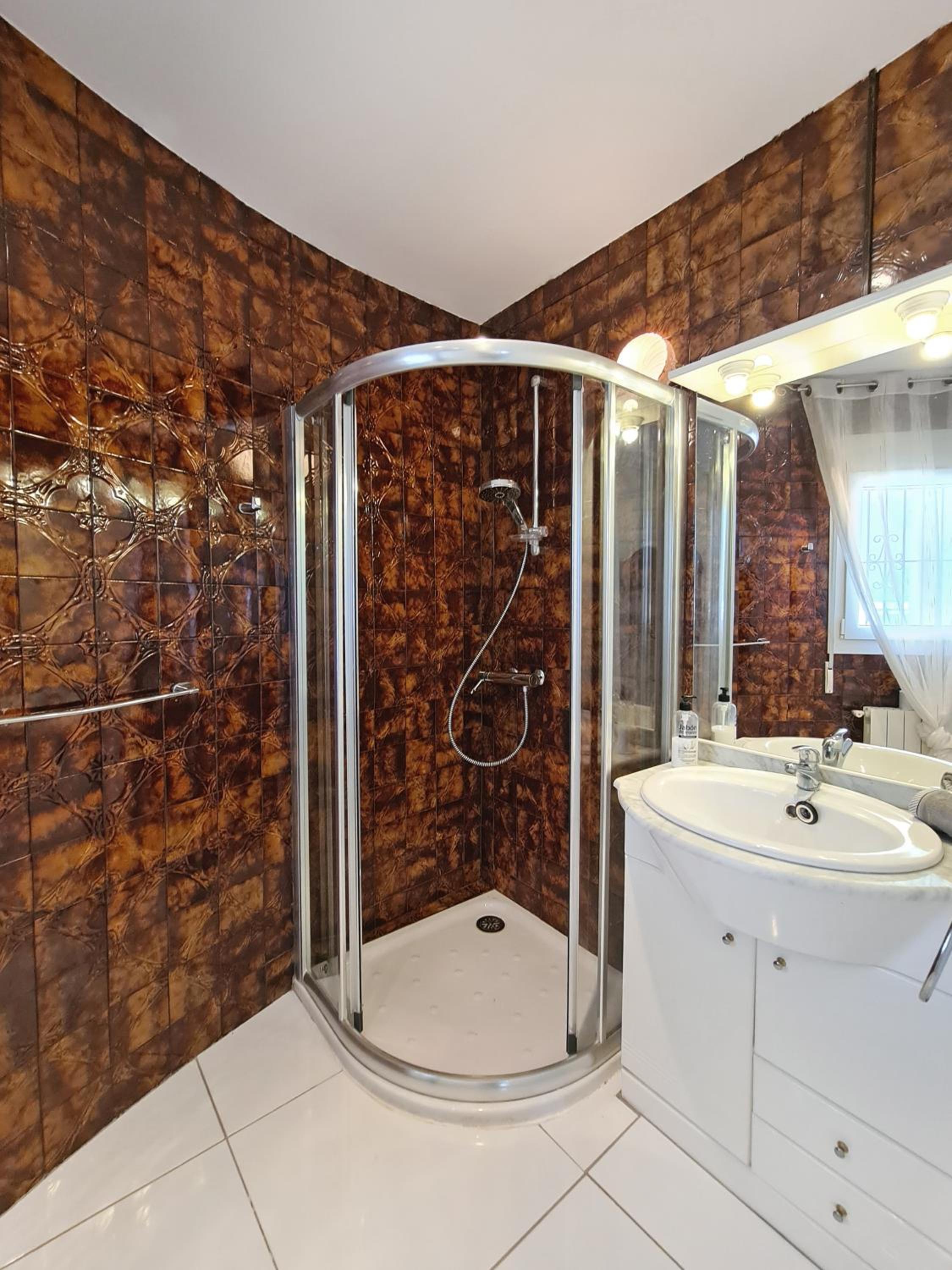 Mediterranean Luxury Villa by NRAS