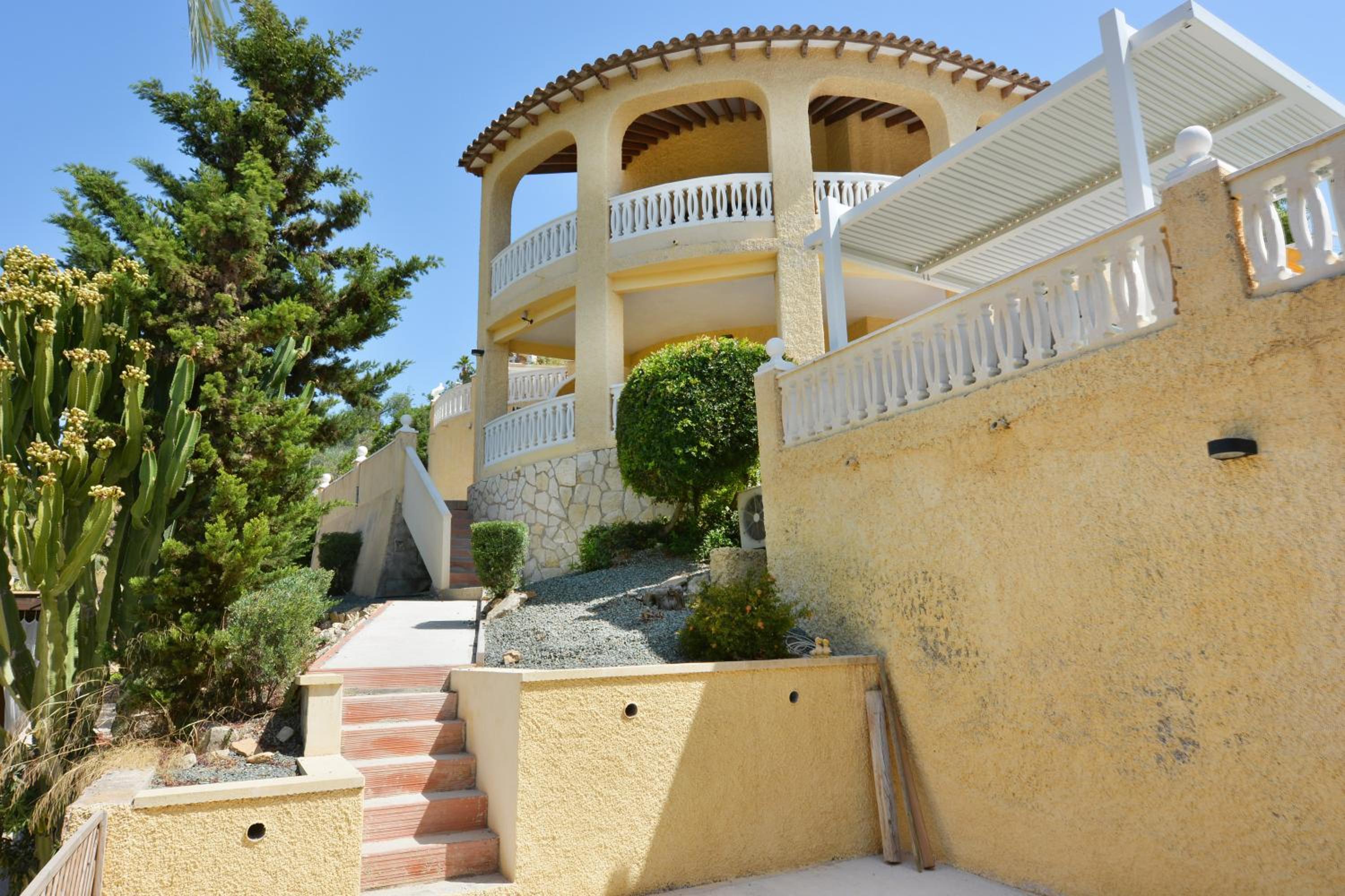 Mediterranean Luxury Villa by NRAS