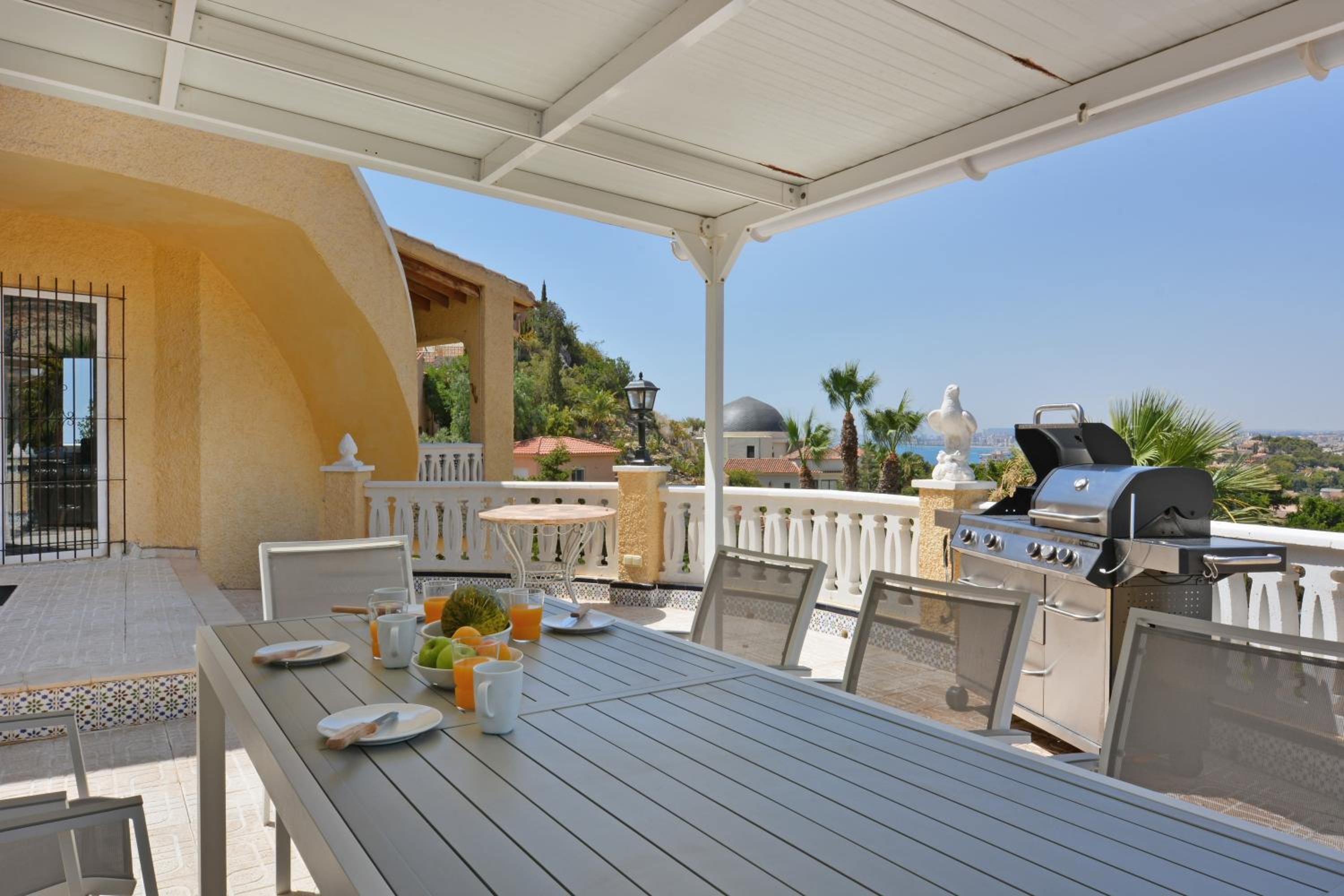 Mediterranean Luxury Villa by NRAS