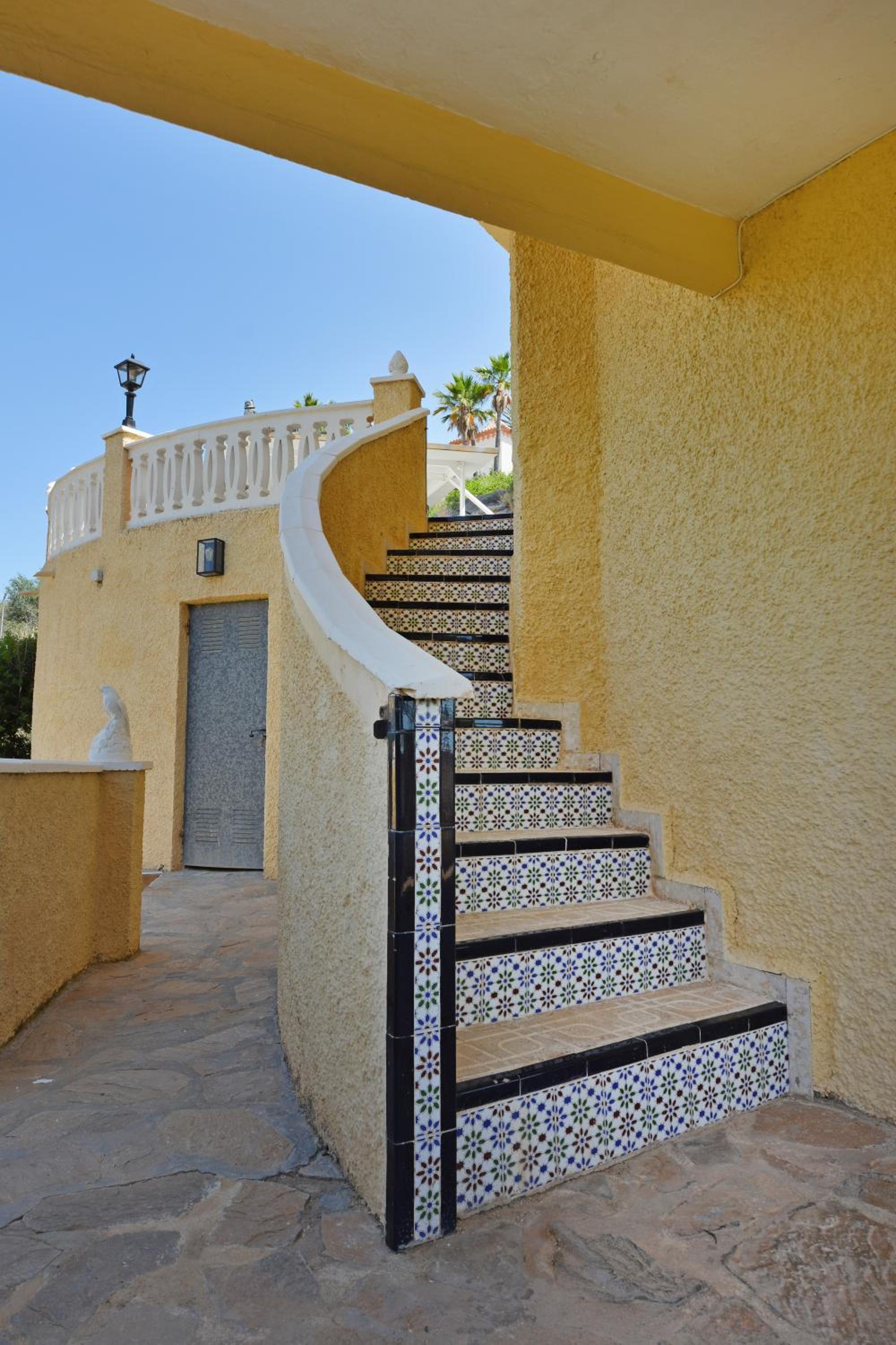 Mediterranean Luxury Villa by NRAS