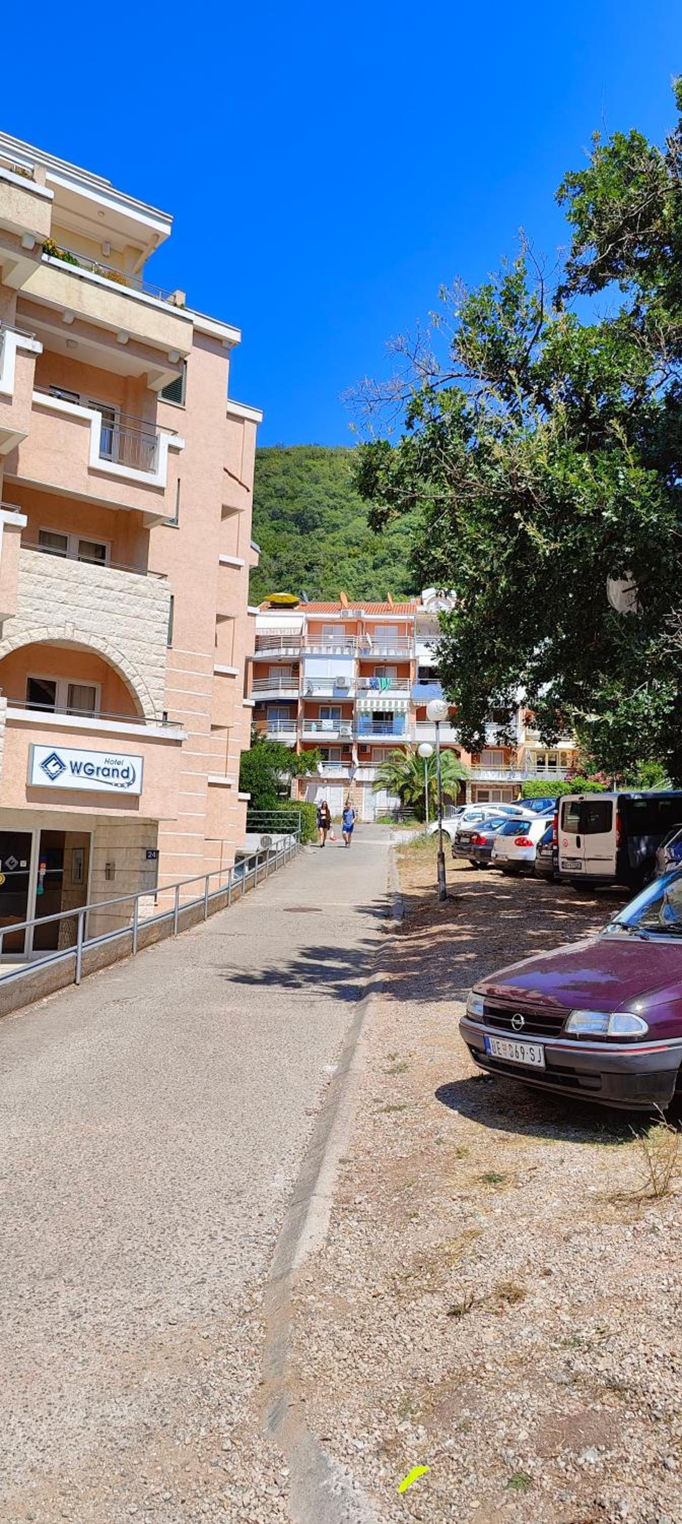 Tomopet Apartment