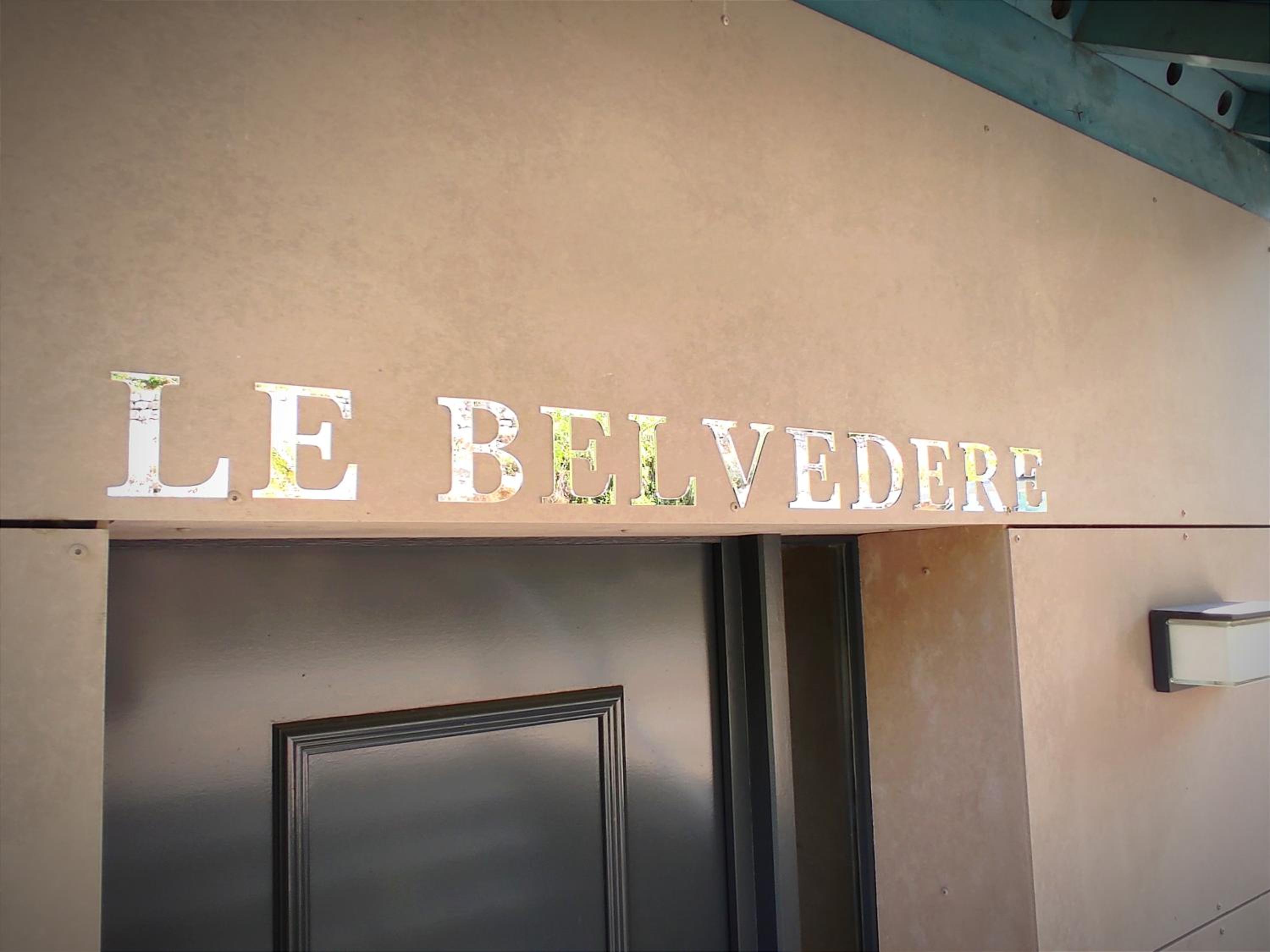 Le Belvédère : chambres et table d'hôtes view 4