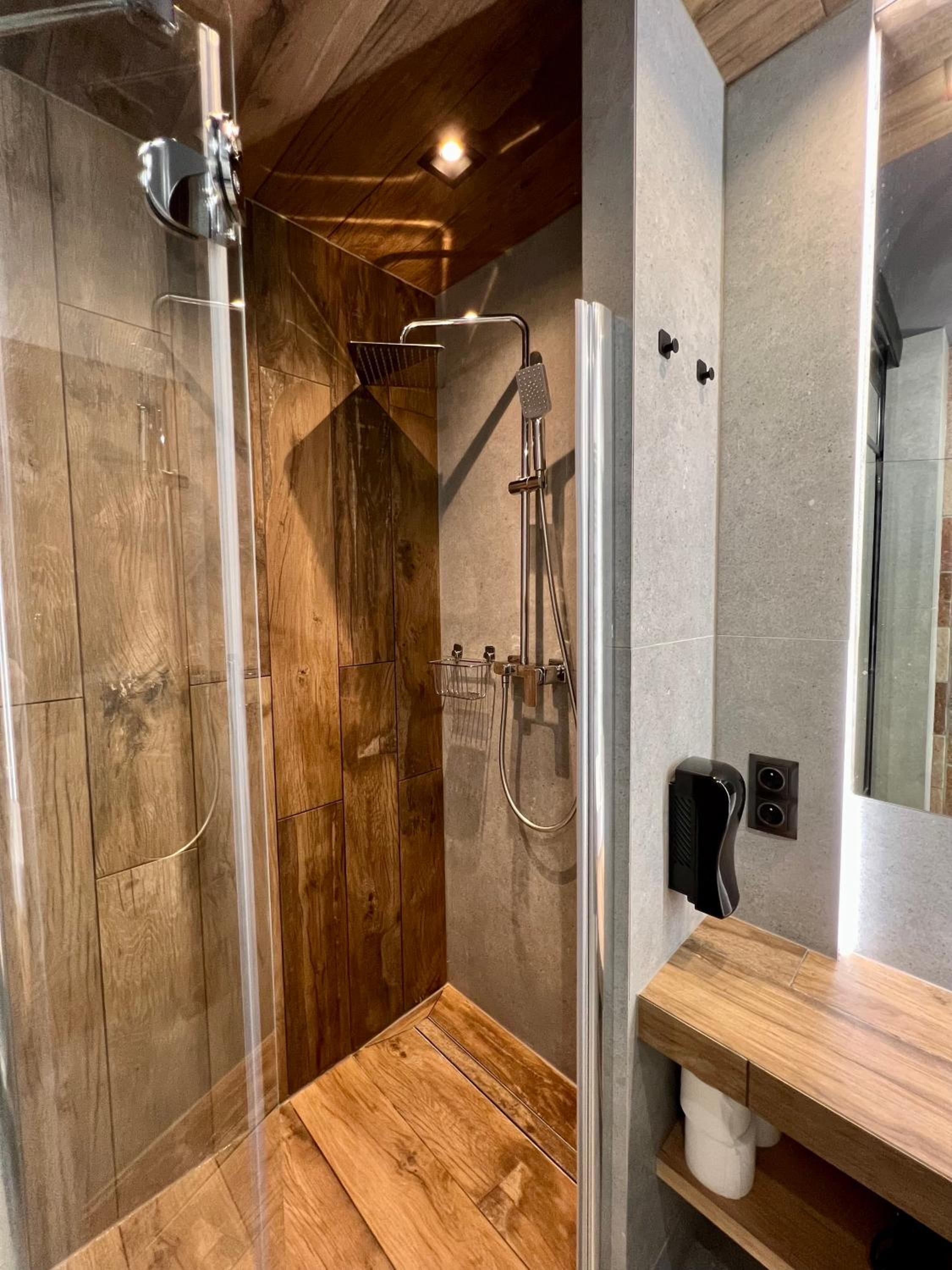 Loft Klonowa - Apartament z garażem