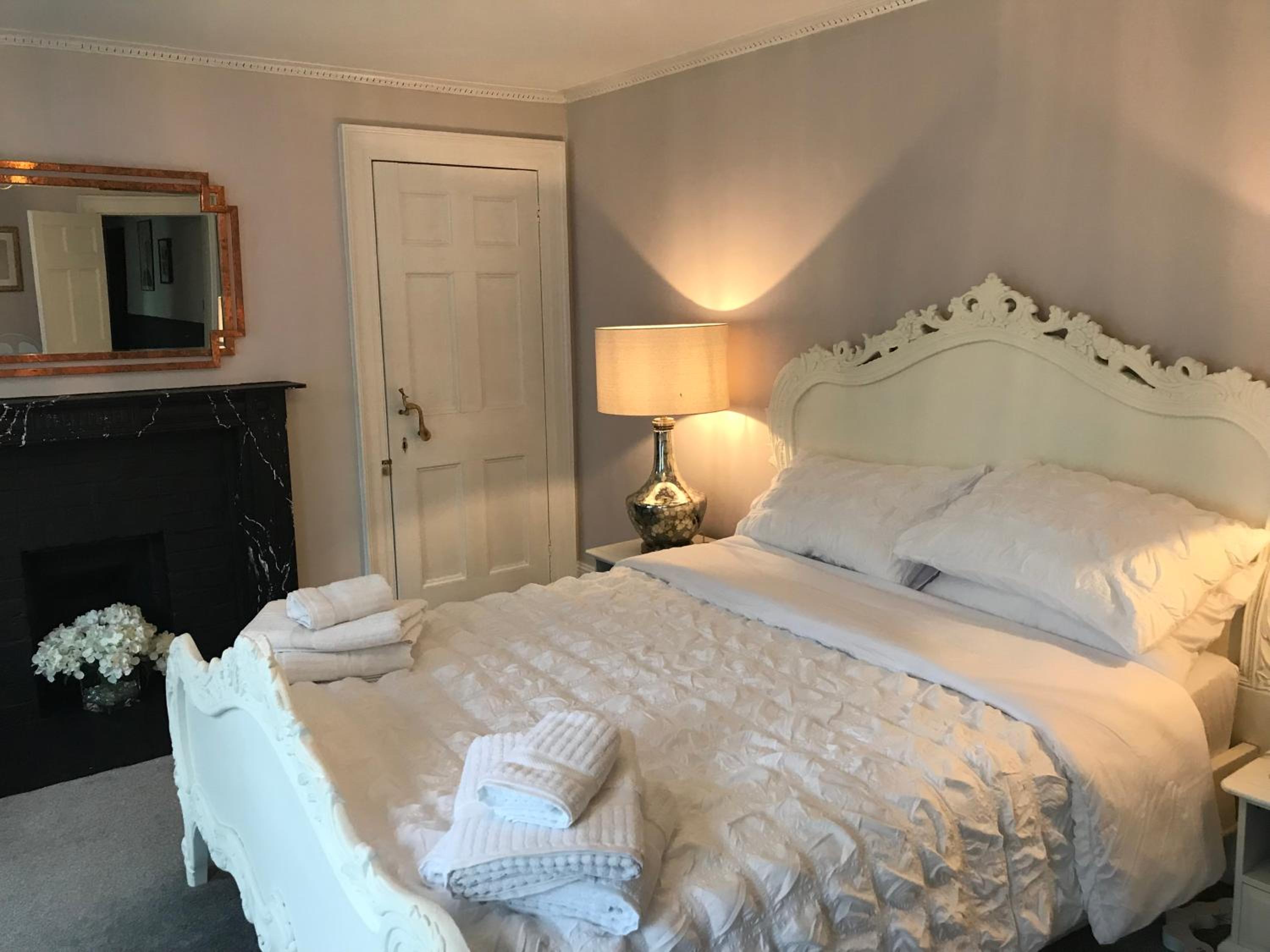 Grand Apartment in Historic Building with Free Parking view 5