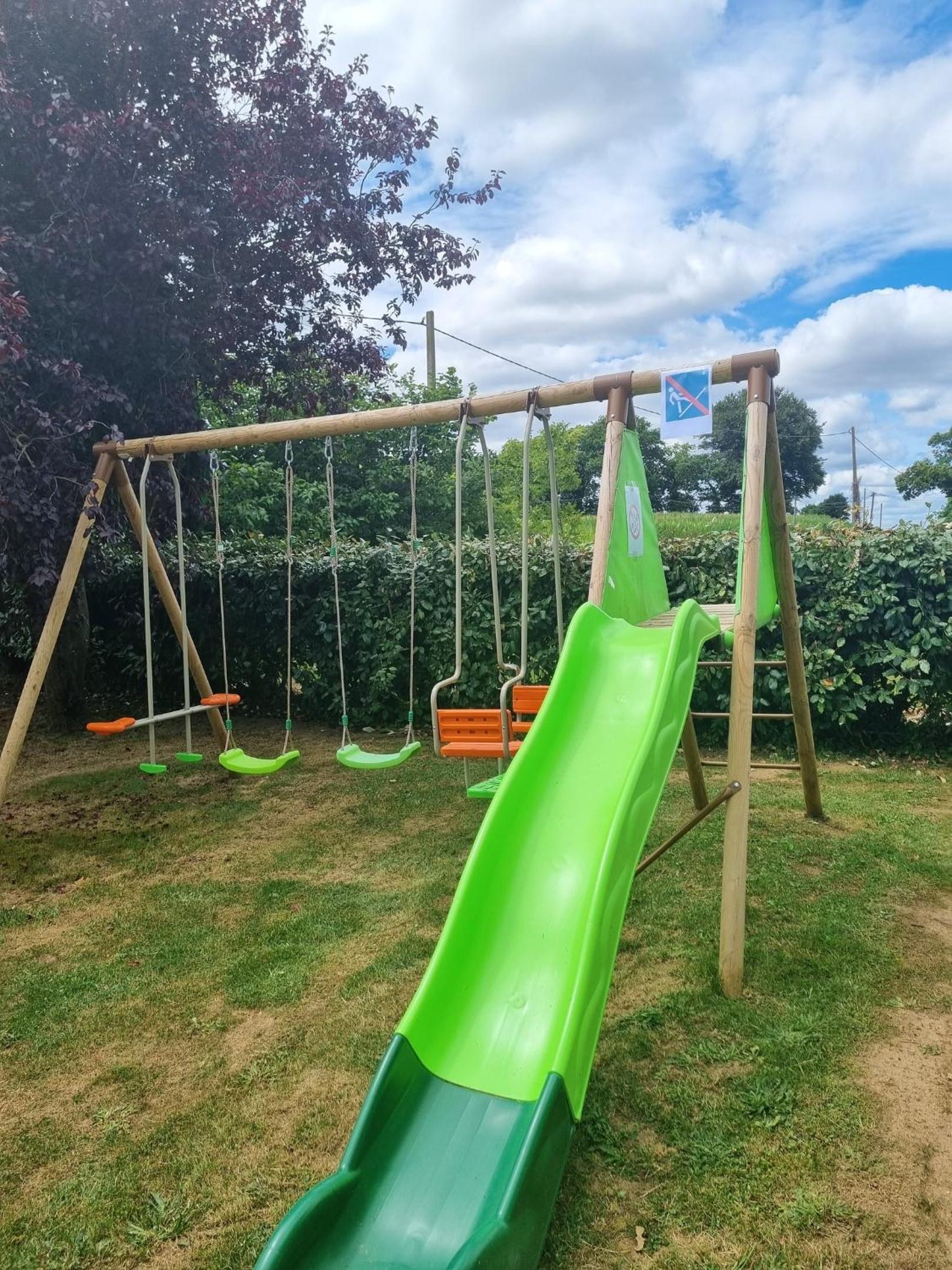 Maison de 4 chambres avec jardin clos et wifi a Tregomeur a 8 km de la plage