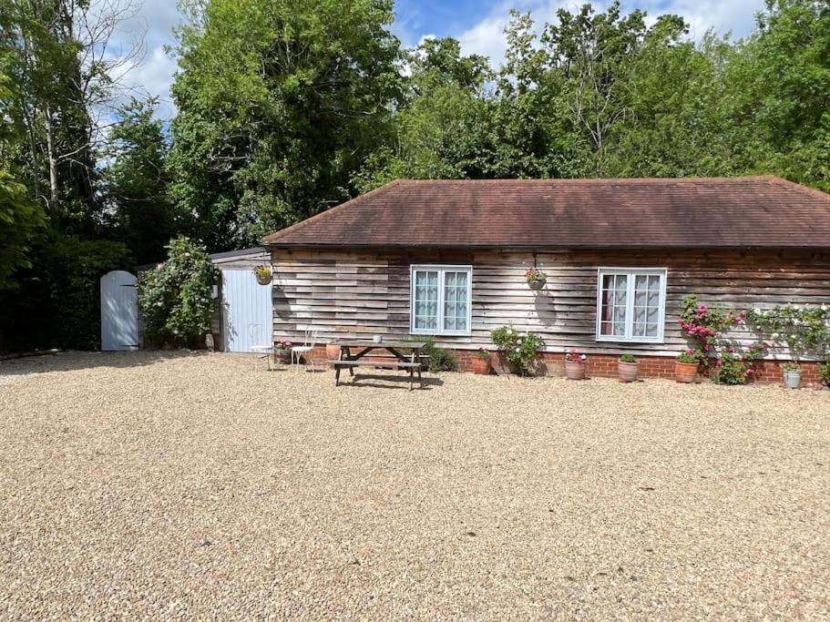 The Old Estate Office - Enchanting, Stylish Garden Cottage, Peaceful & Quiet view 5