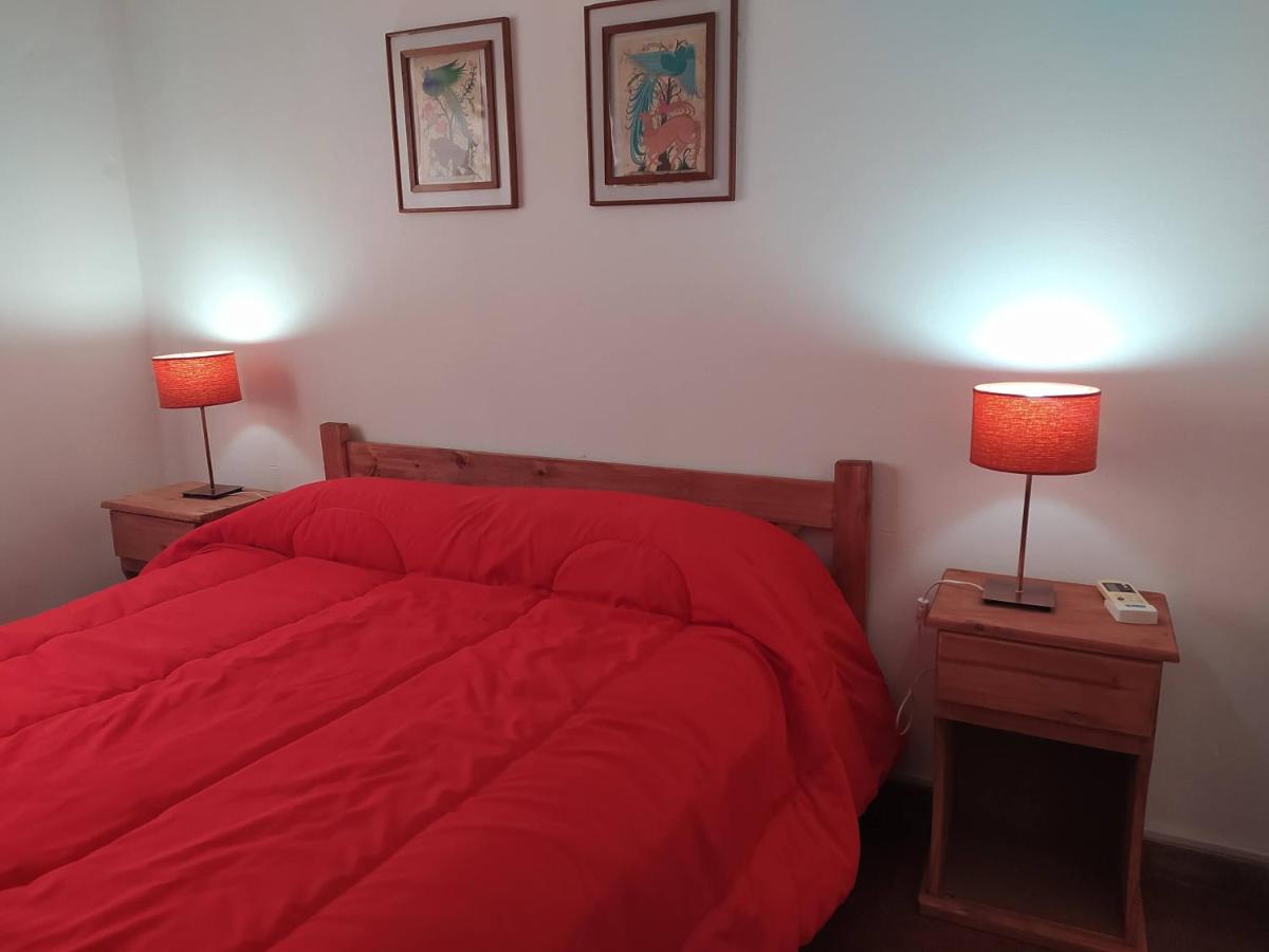 CHALET NATURALEZA - Villa Rumipal - Córdoba - A 50 mts del Lago - Vista al Lago