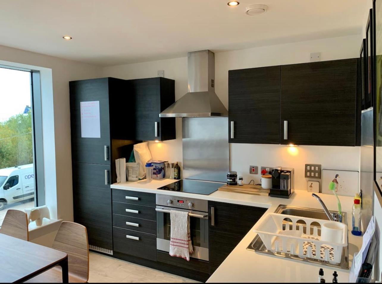 Beautiful modern sea-side apartment in the city view 5