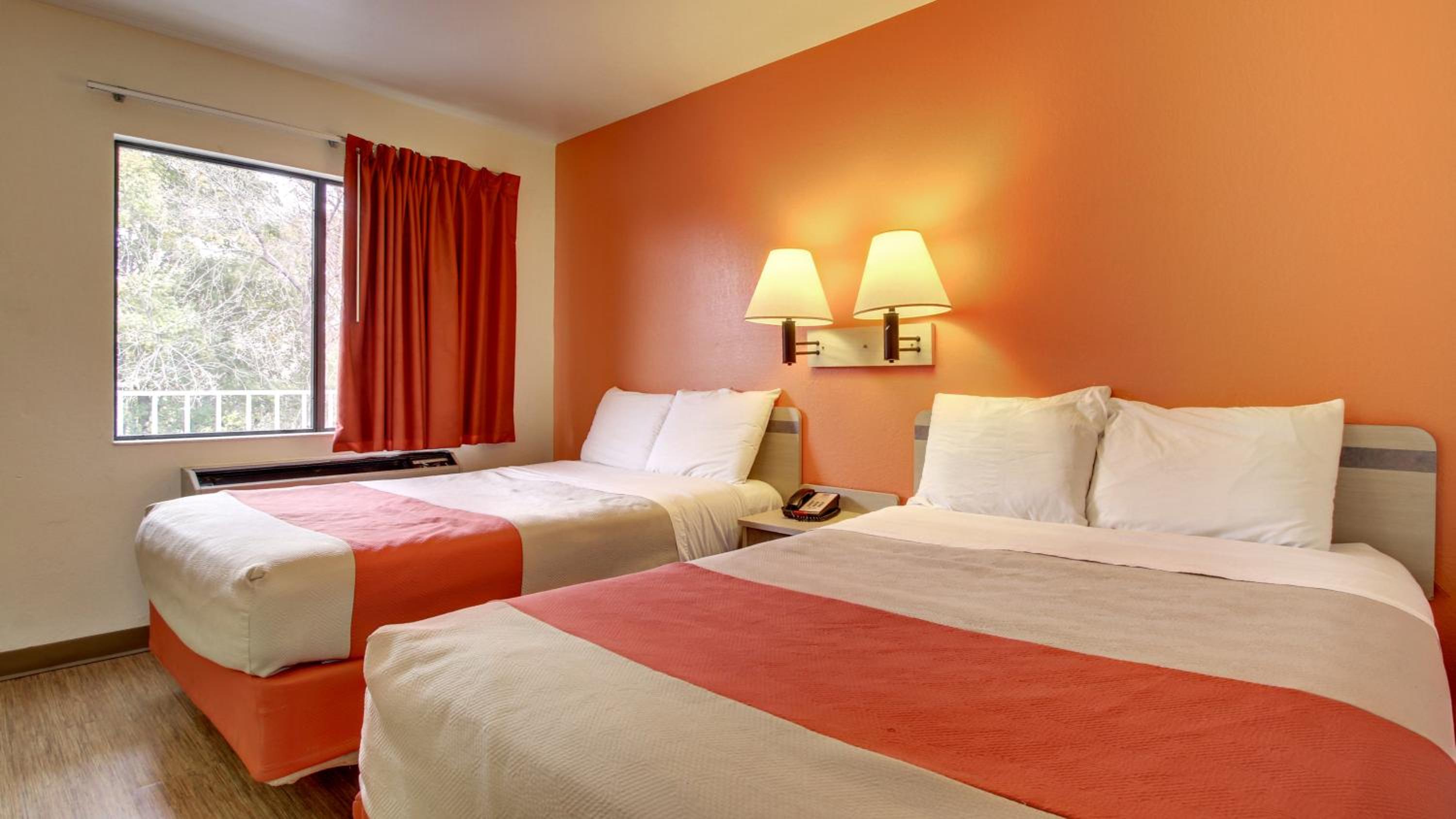 Motel 6-Des Moines, IA - North