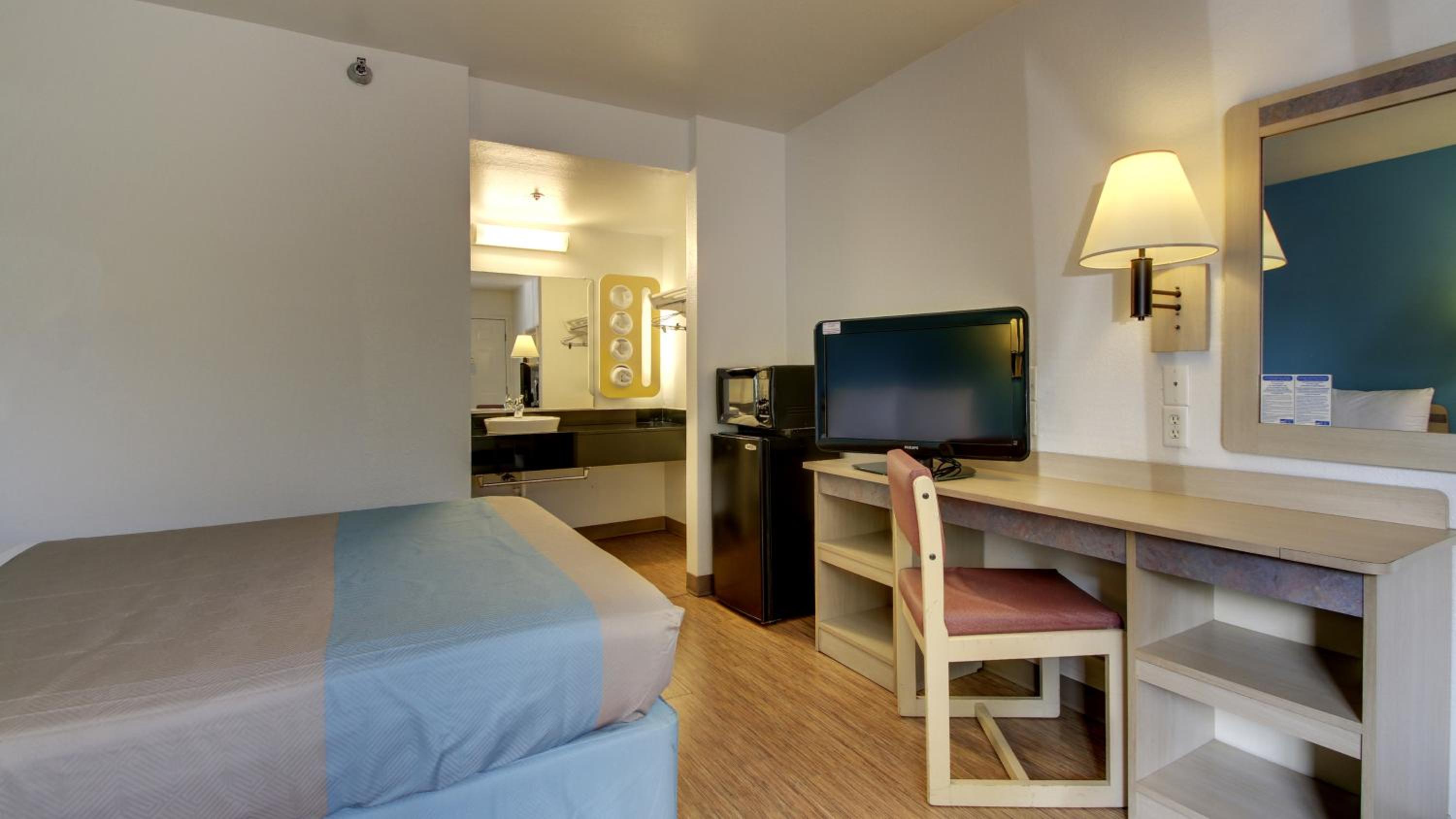 Motel 6-Des Moines, IA - North