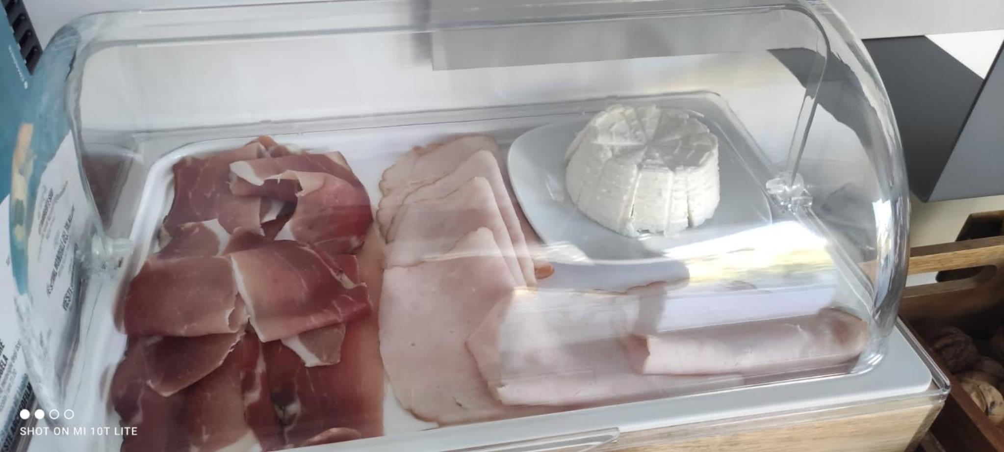 AleVa Rooms en Vieste — dining