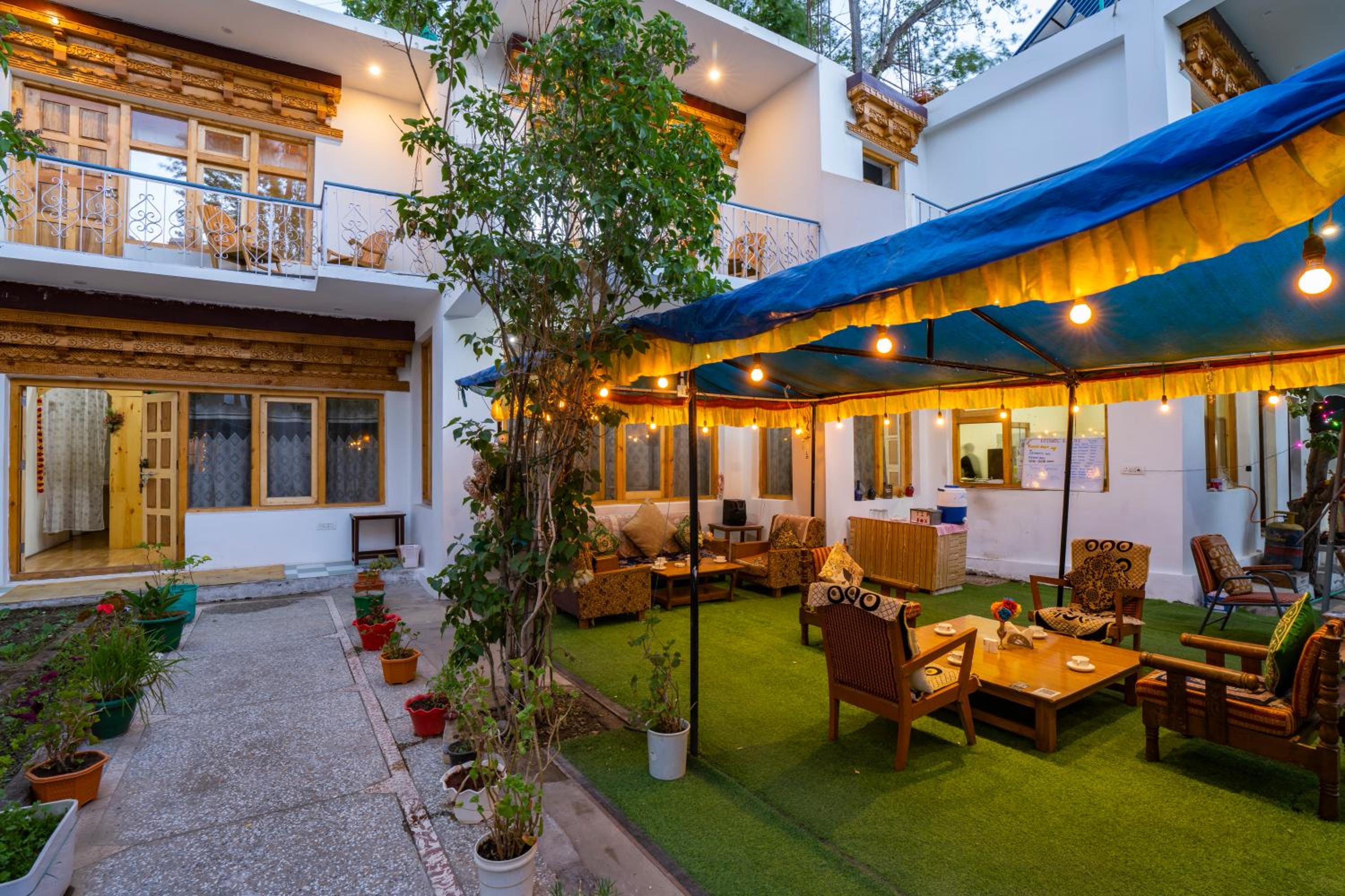 Rainbow Hostelier view 4
