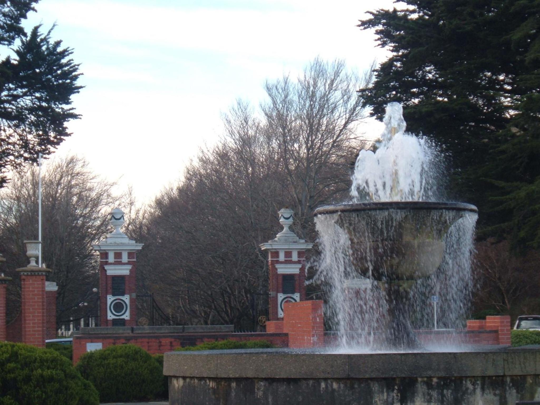Colonial on Tay