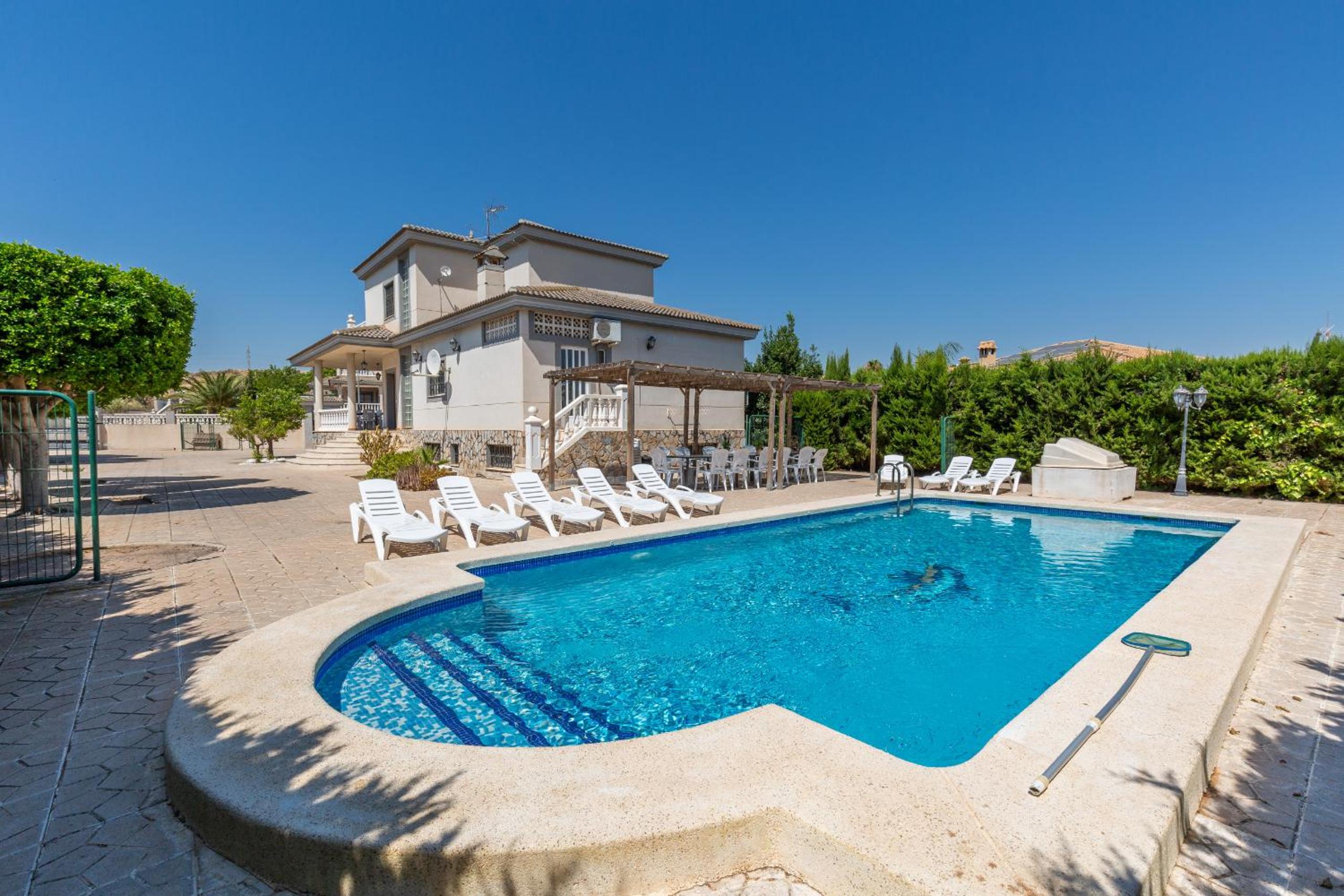Fidalsa Grand White House view 4