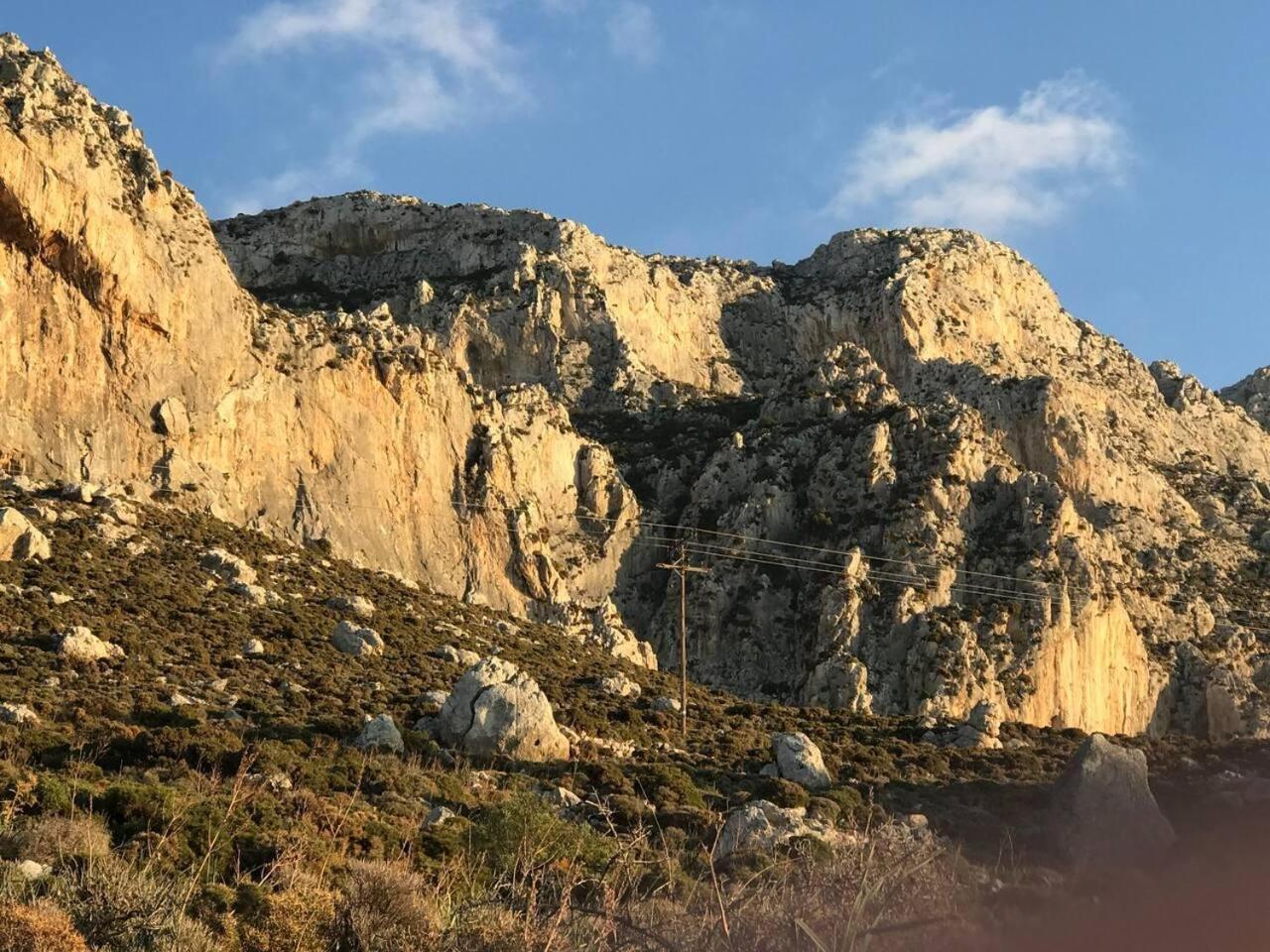 Grande Grotta Studios - Sleeps 8 - Free Parking view 2