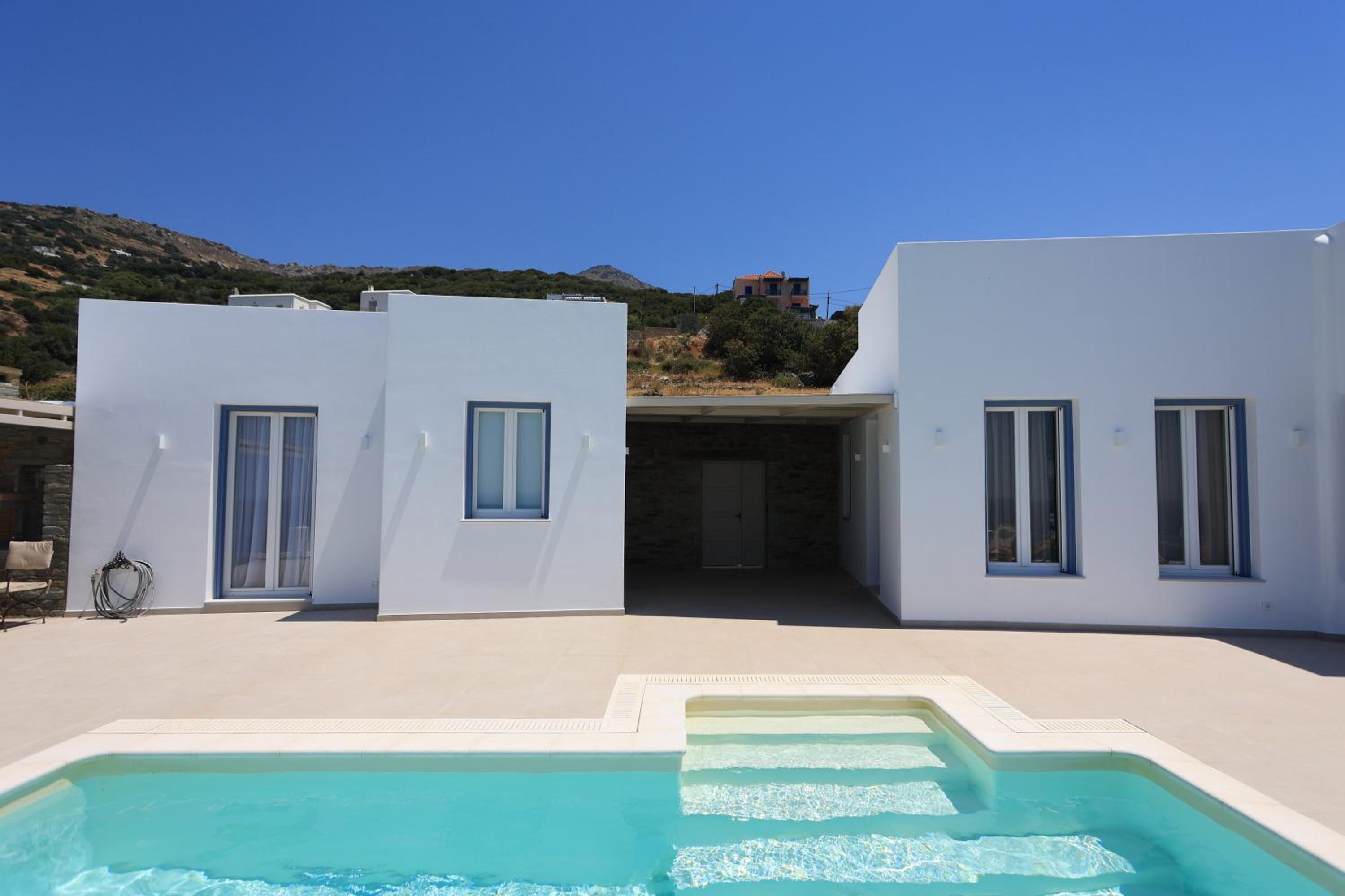 Hotel Captains Villas & Suites - Image 1