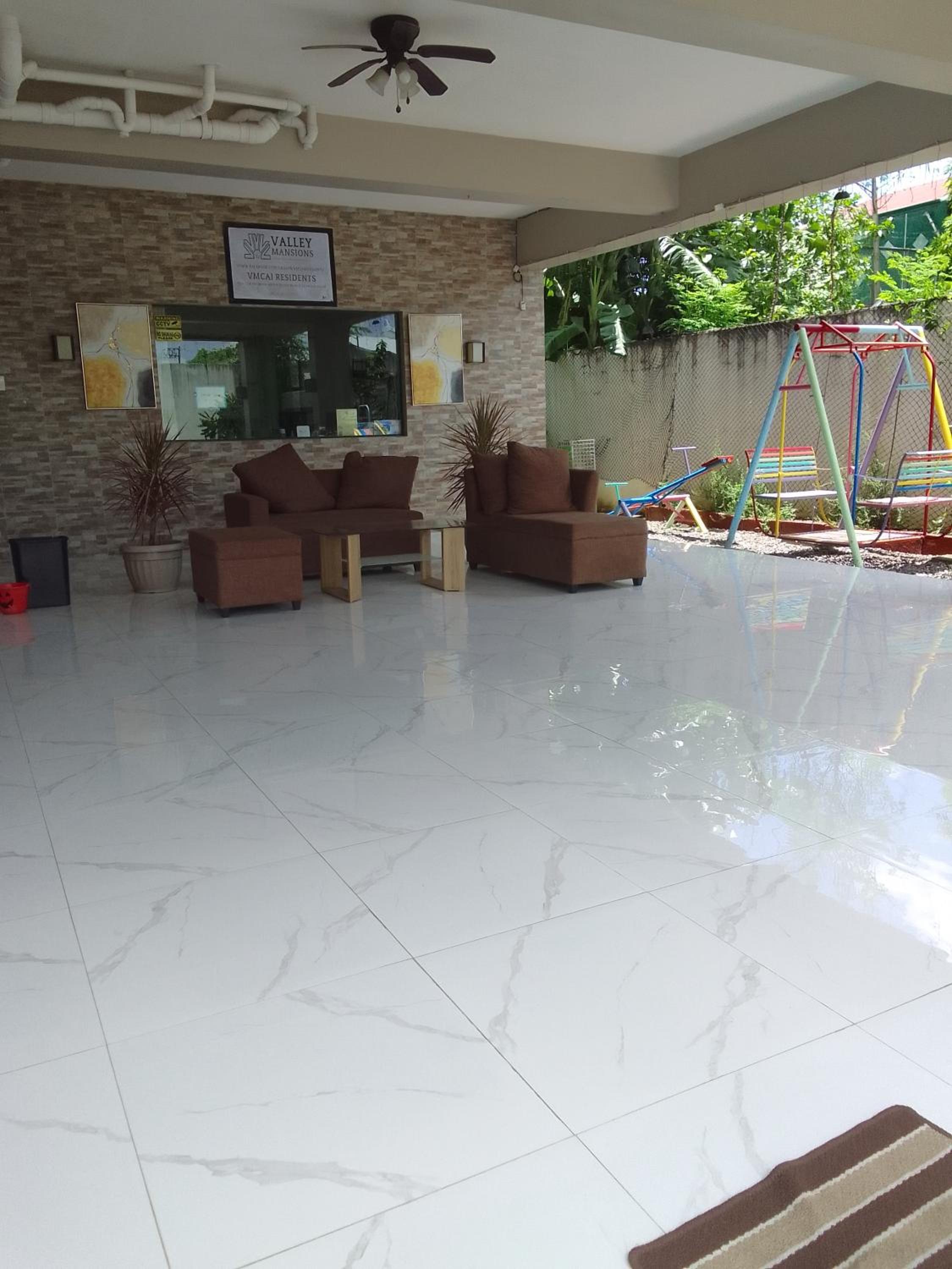 Aliyahs’s Place: Staycation in Valley Golf Cainta view 3