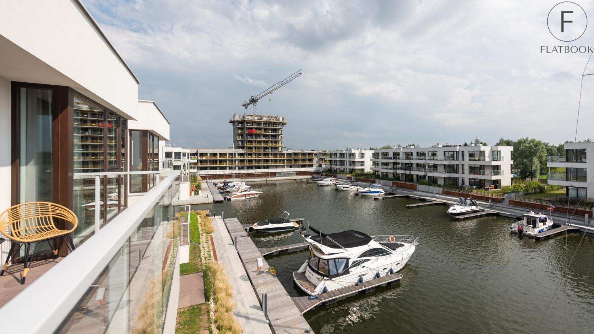 Flatbook - Yacht Harbor Premium Apartments Sol Marina
