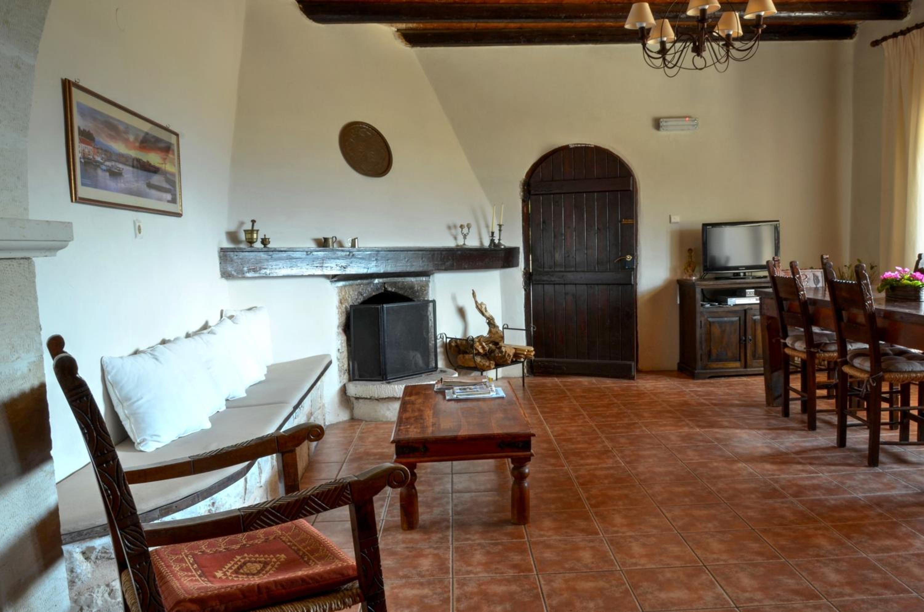 Anemole Traditional Cretan Villa view 4