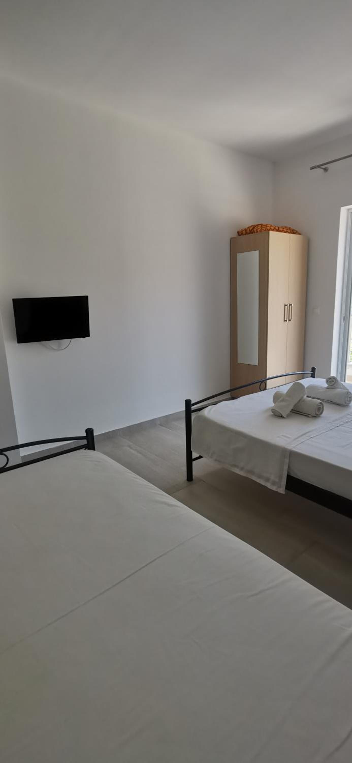 Apollon's Apartments