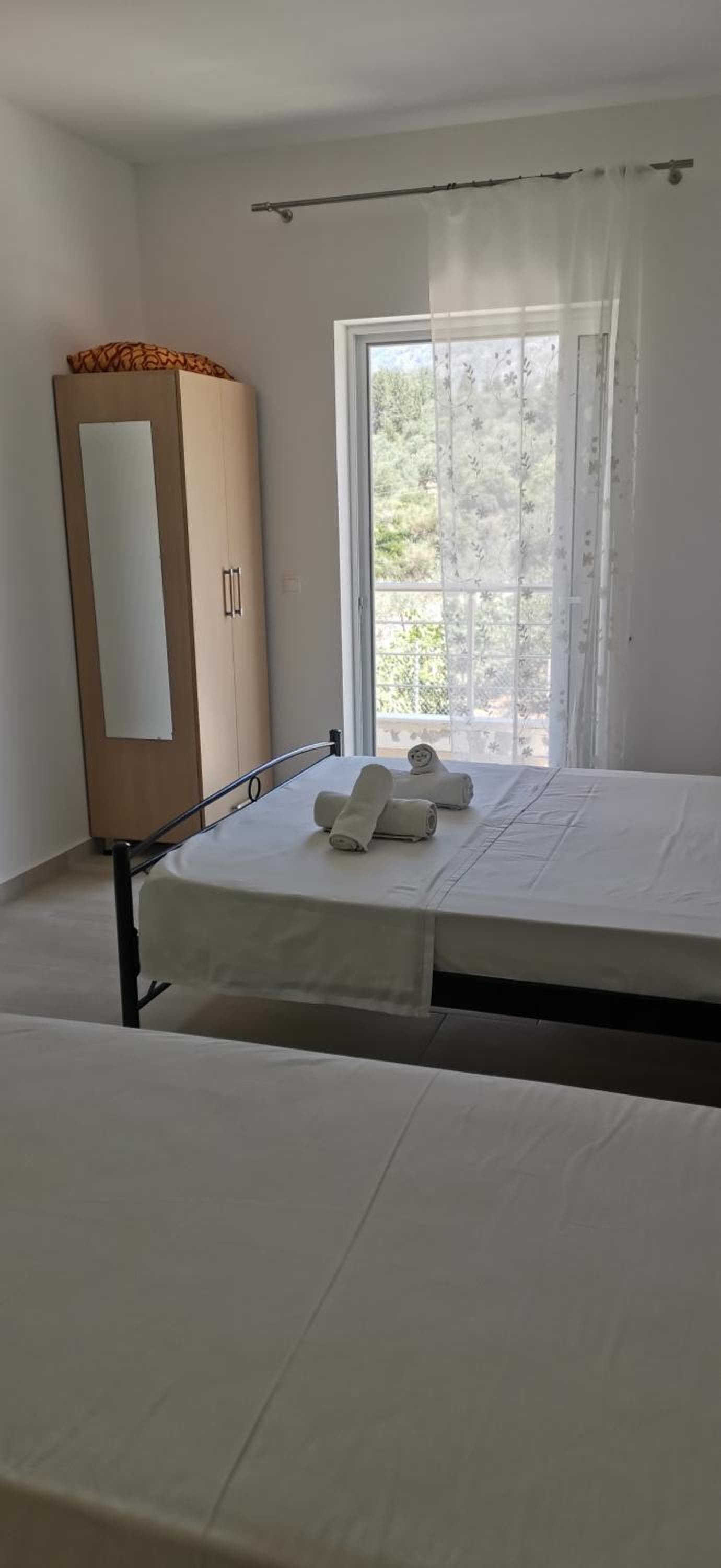Apollon's Apartments