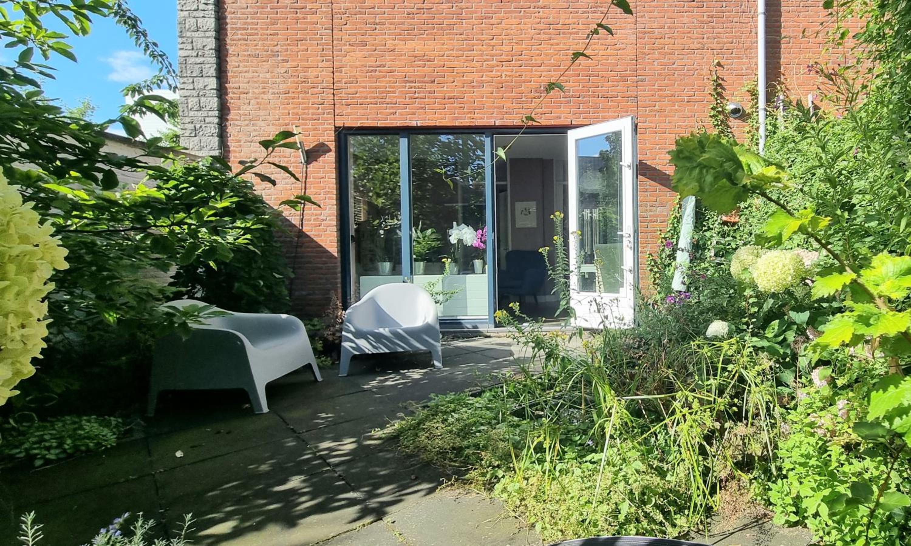 Lovely 1 bedroom apartment with garden no smoking