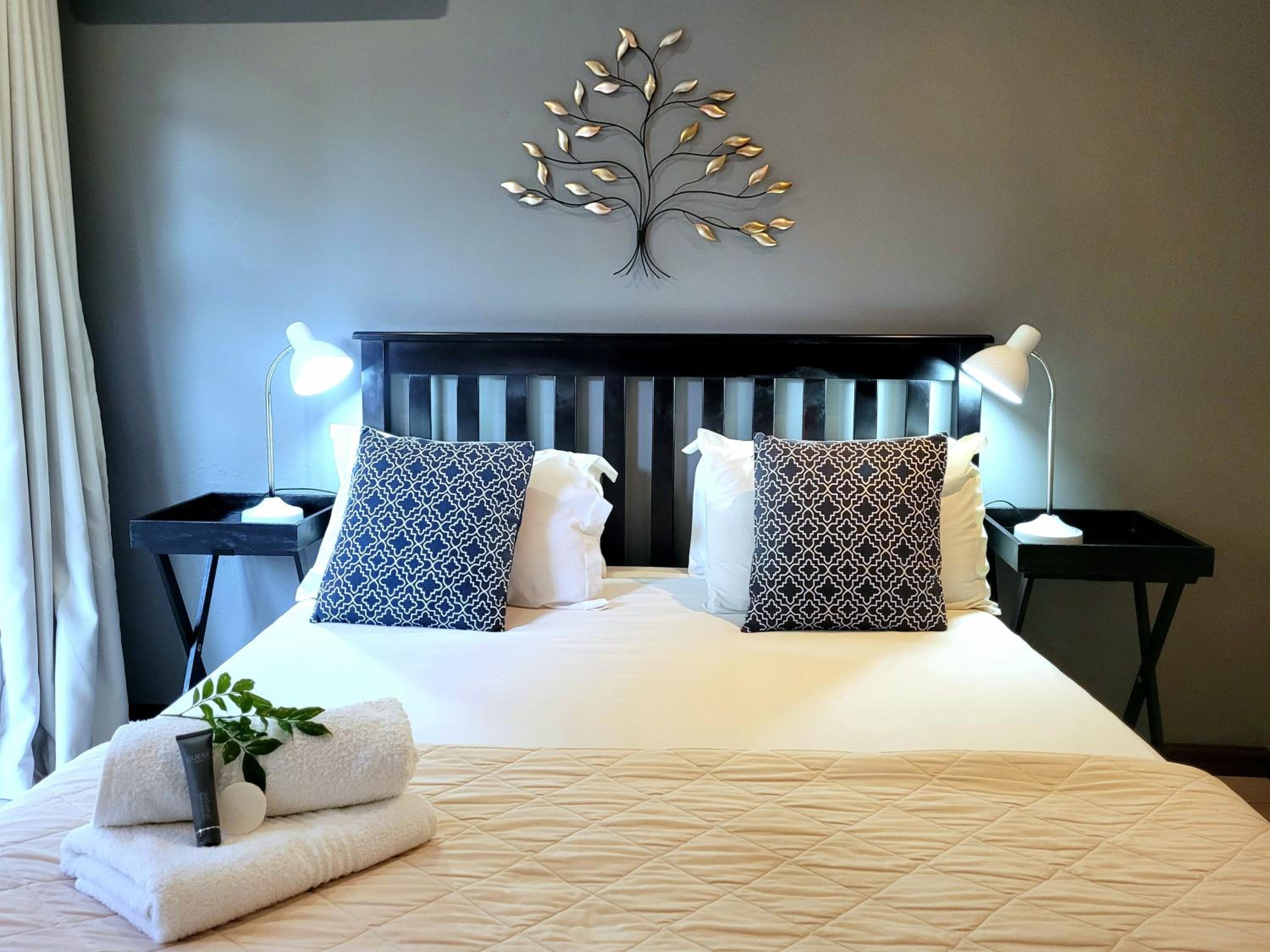Suite 10- Deja' Blu Bed and Breakfast- East London