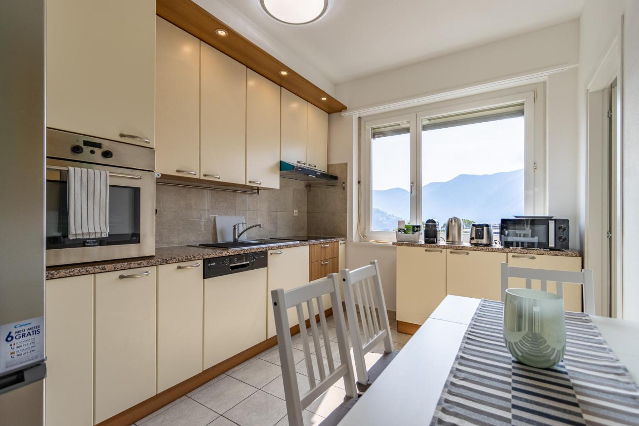 Belvedere Apartment Walking Distance from Train Station view 3