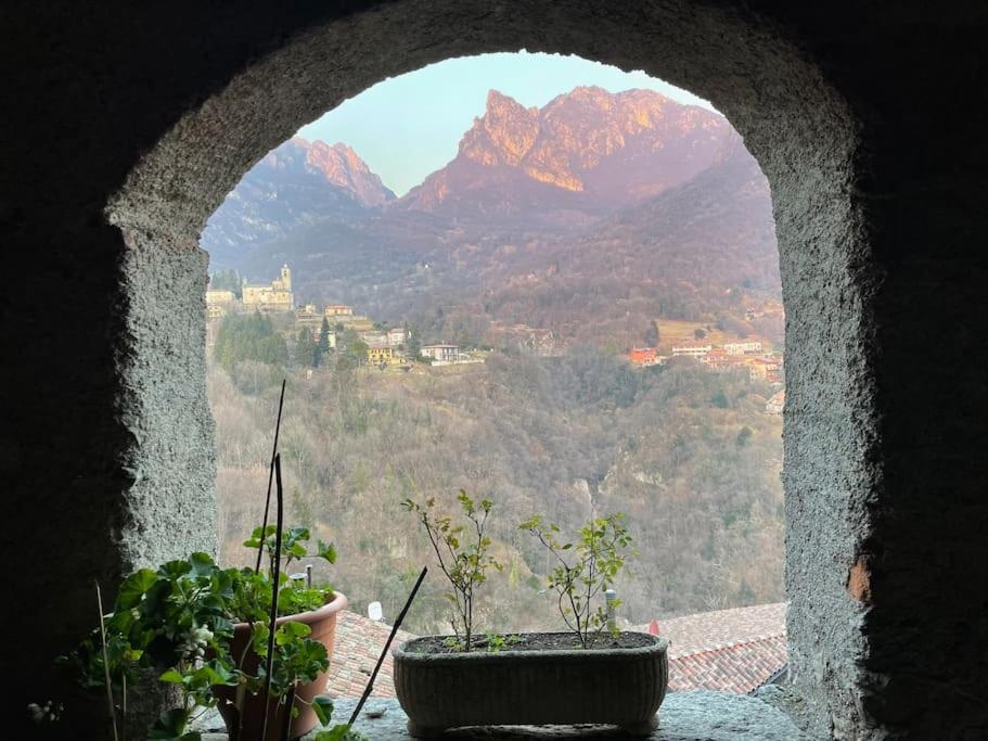 Historic villa with magnificent lake views view 4