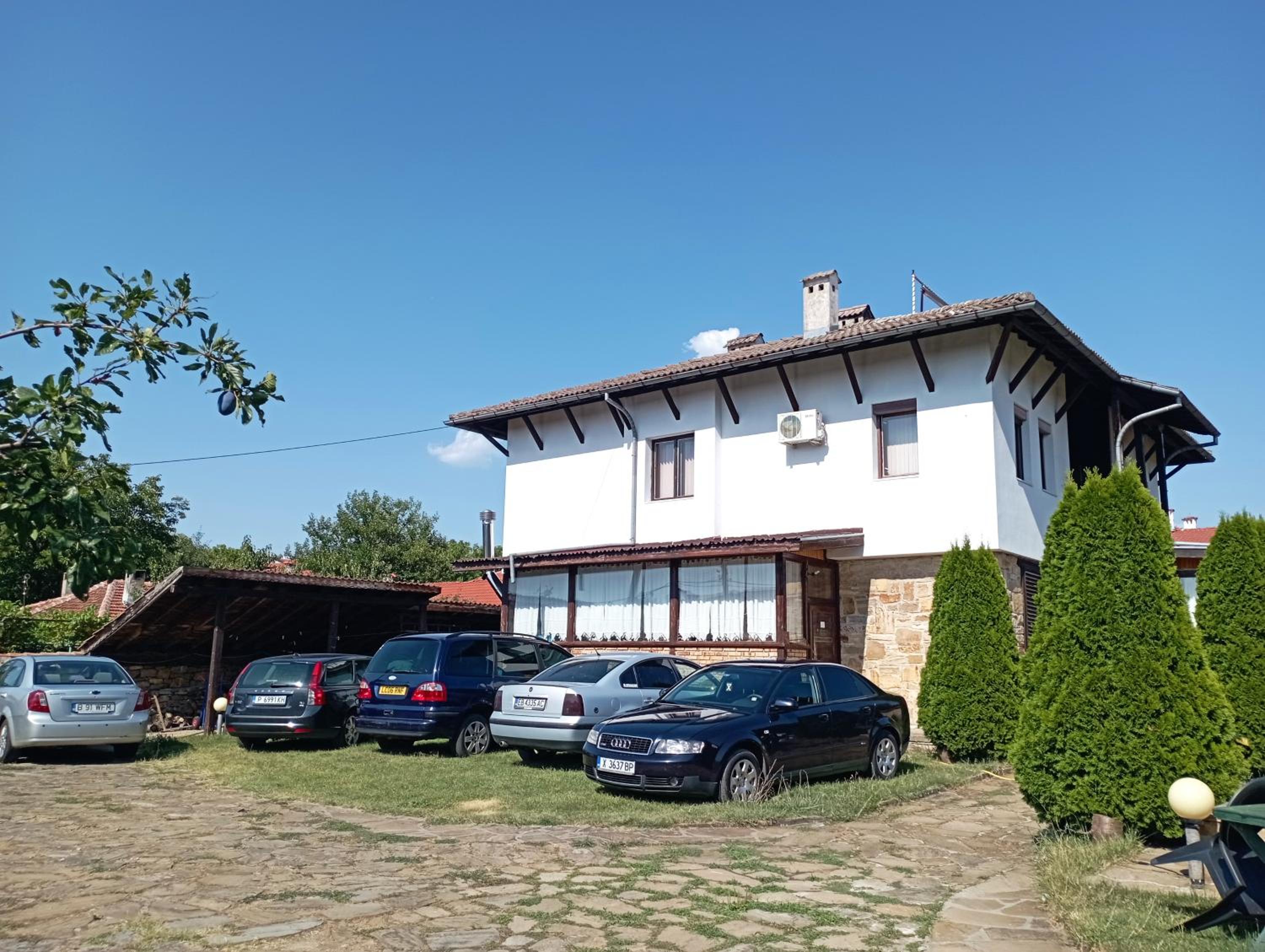 Toncho's Guest House for 16 guests
