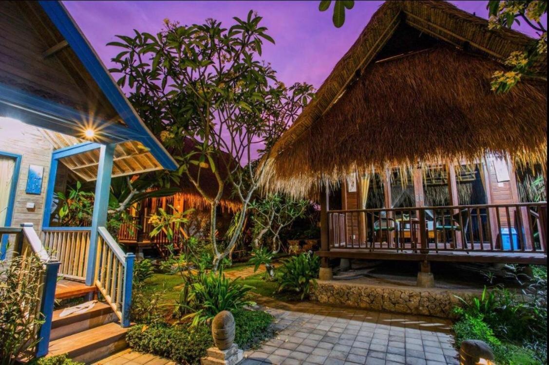 Nanuk's Bungalows