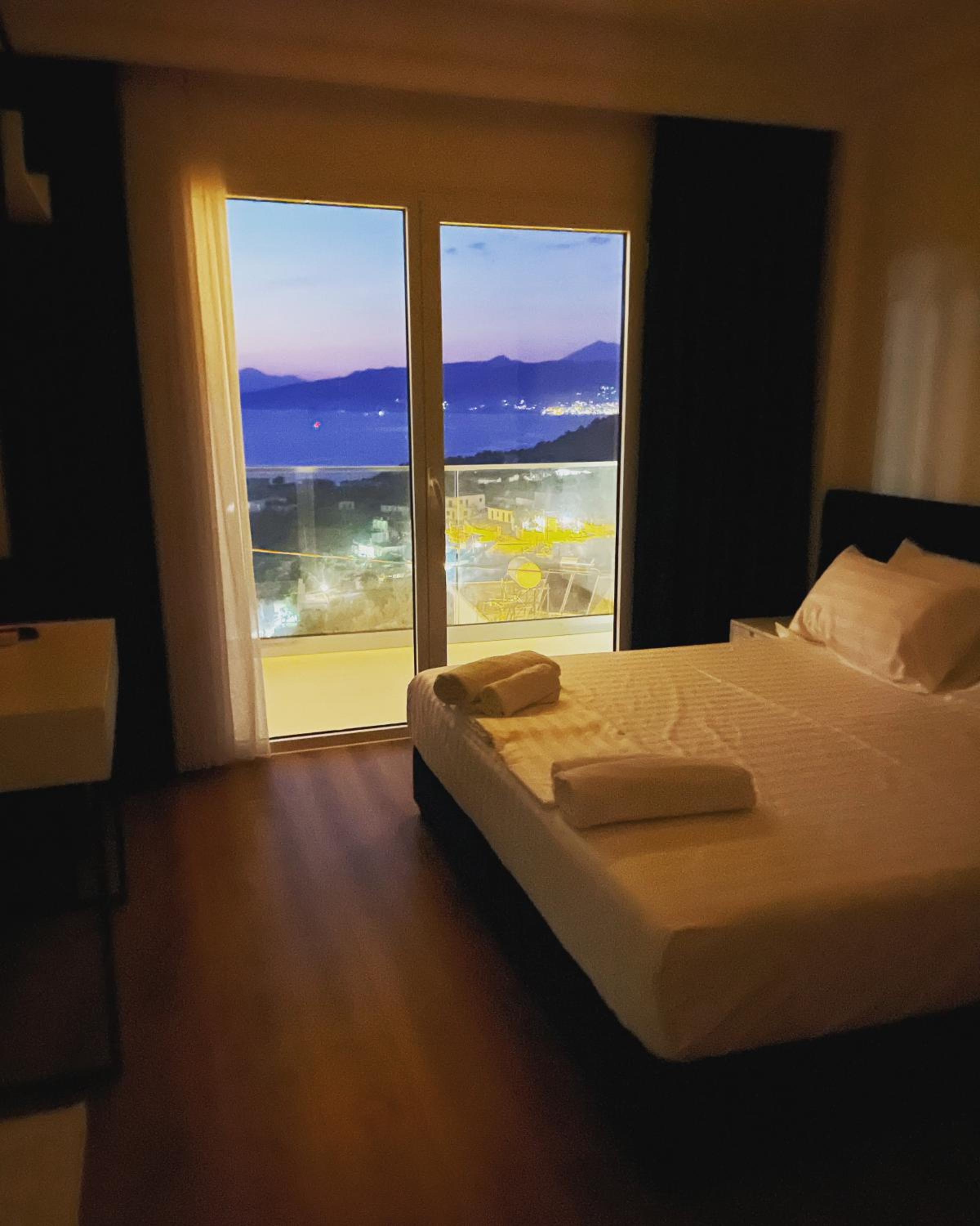 SEA & LAKE VIEW VILLA