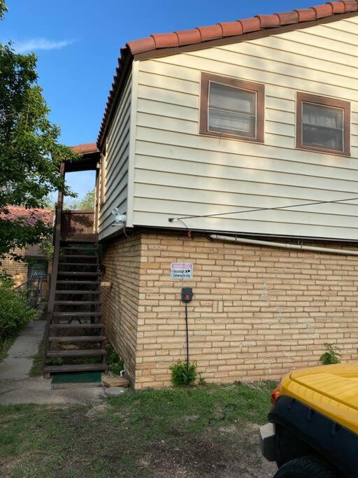 Garage apartment 5 min from Downtown view 2
