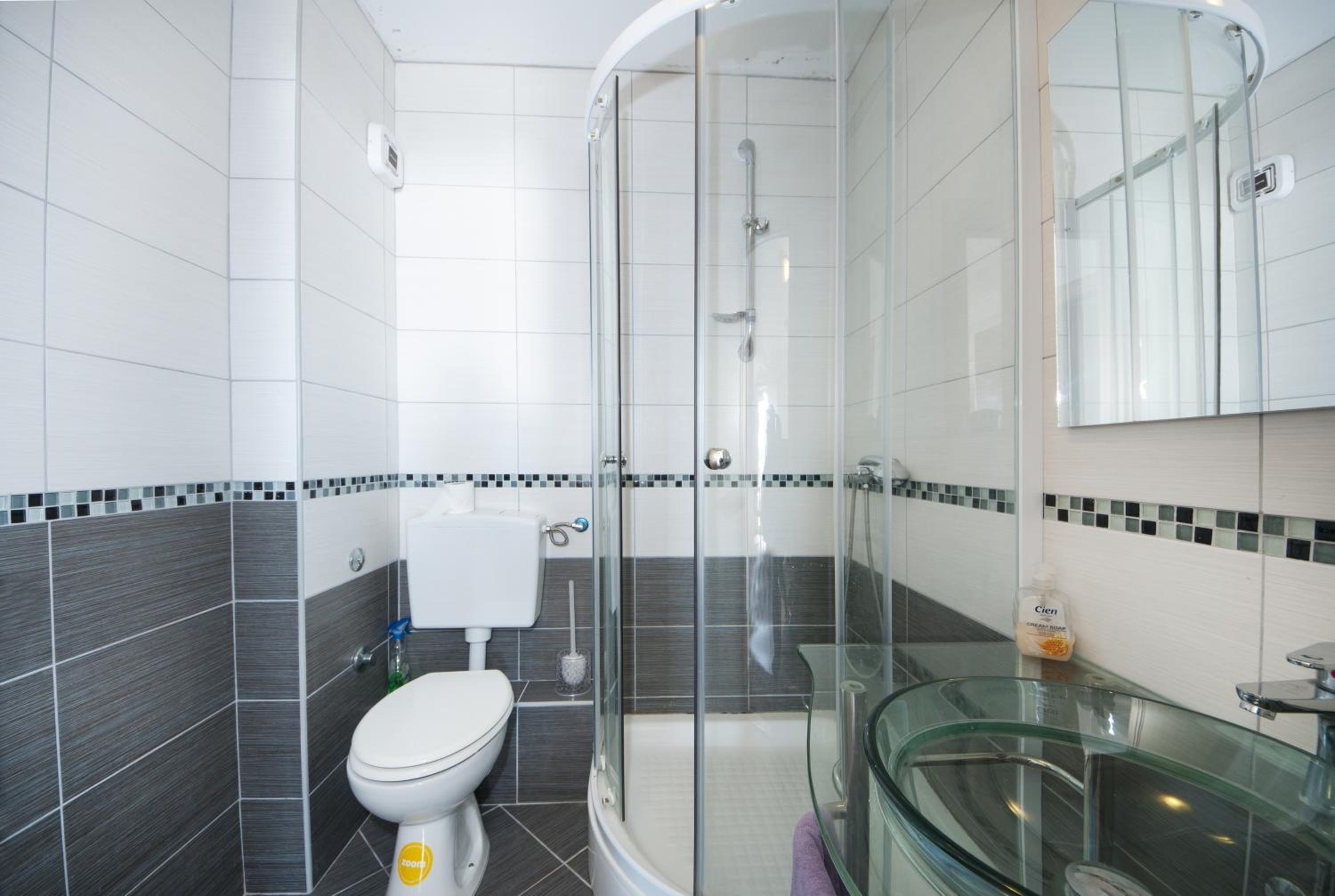 Photo 34
