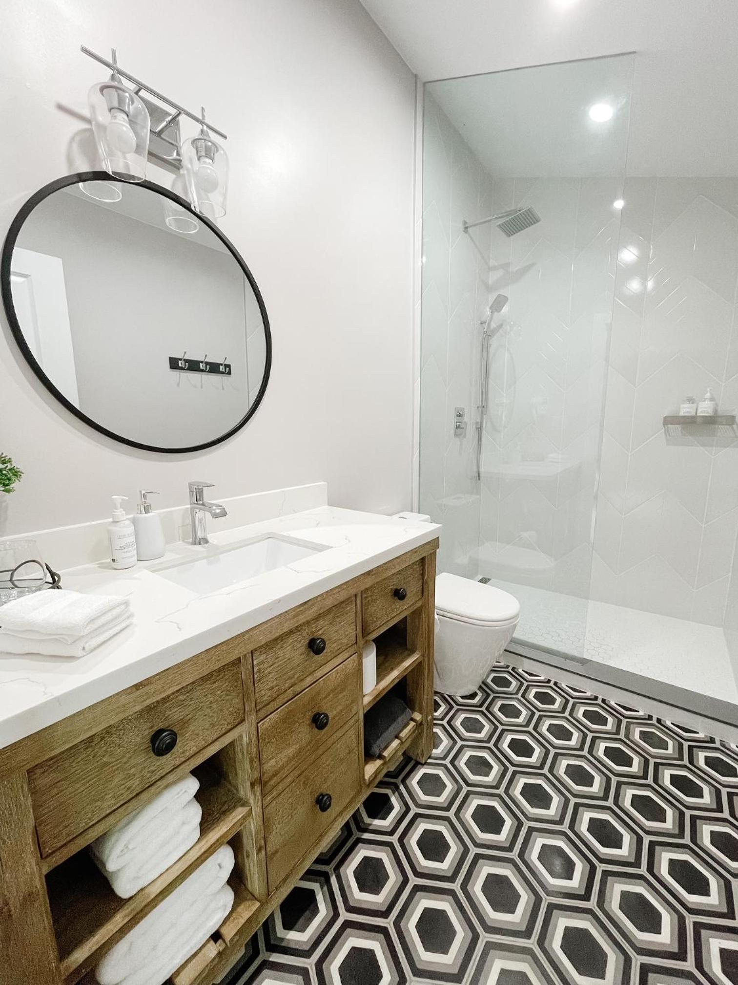 Inn On King Bed  Breakfast - Property Image 17