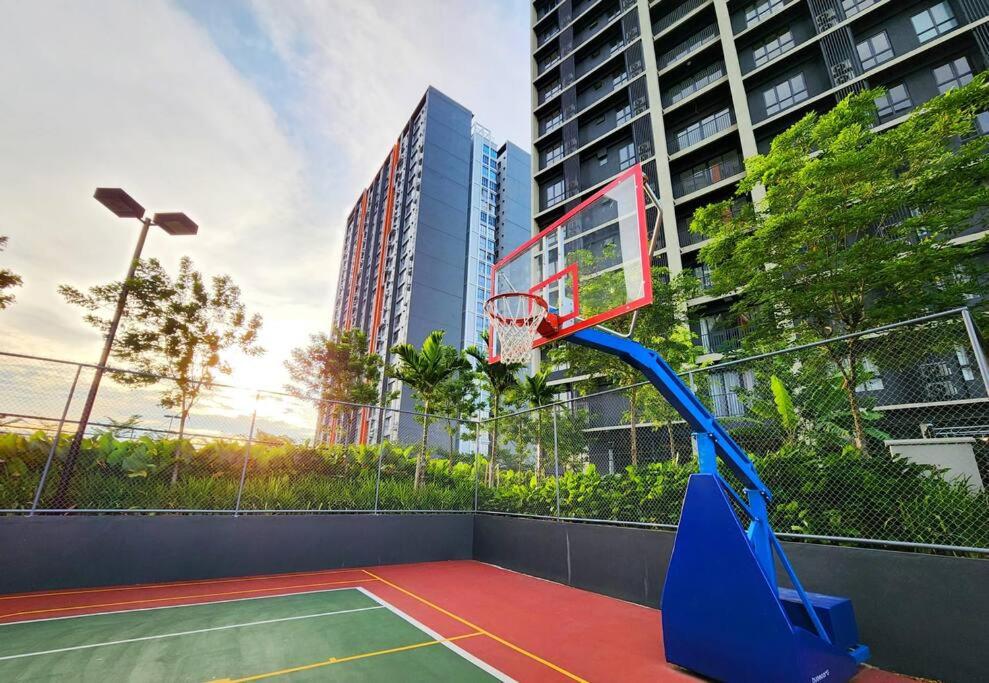 Cozy Klang Homestay 2-7pax 3Bedroom Netflix WIFI Infinity Pool photo 5