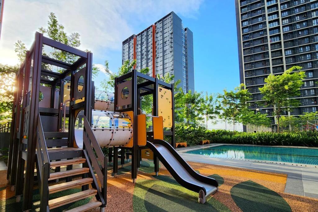 Cozy Klang Homestay 2-7pax 3Bedroom Netflix WIFI Infinity Pool photo 6