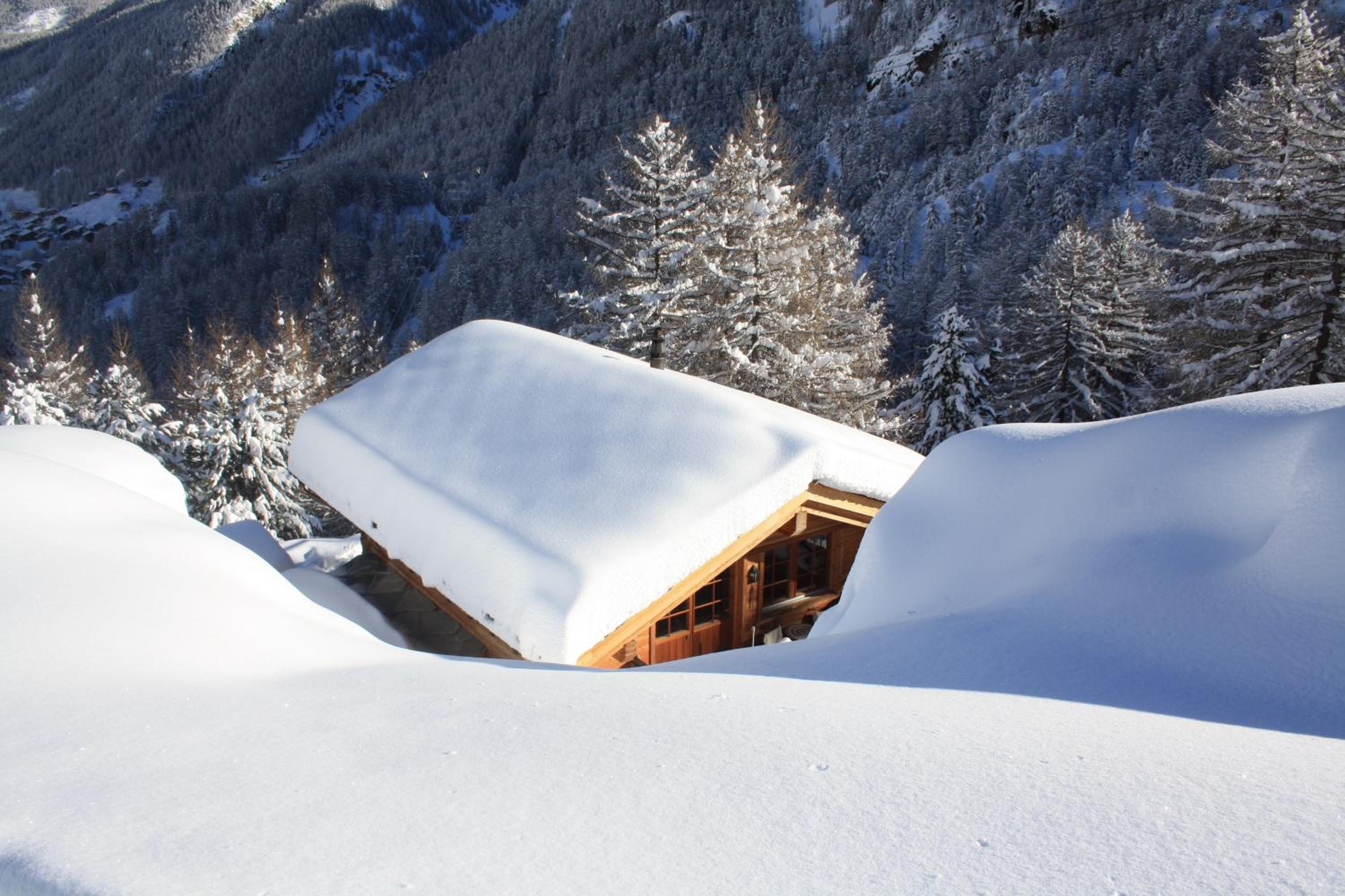 Chalet Hinter dem Rot Stei, private wellness, in ski and hiking area of Zermatt view 4