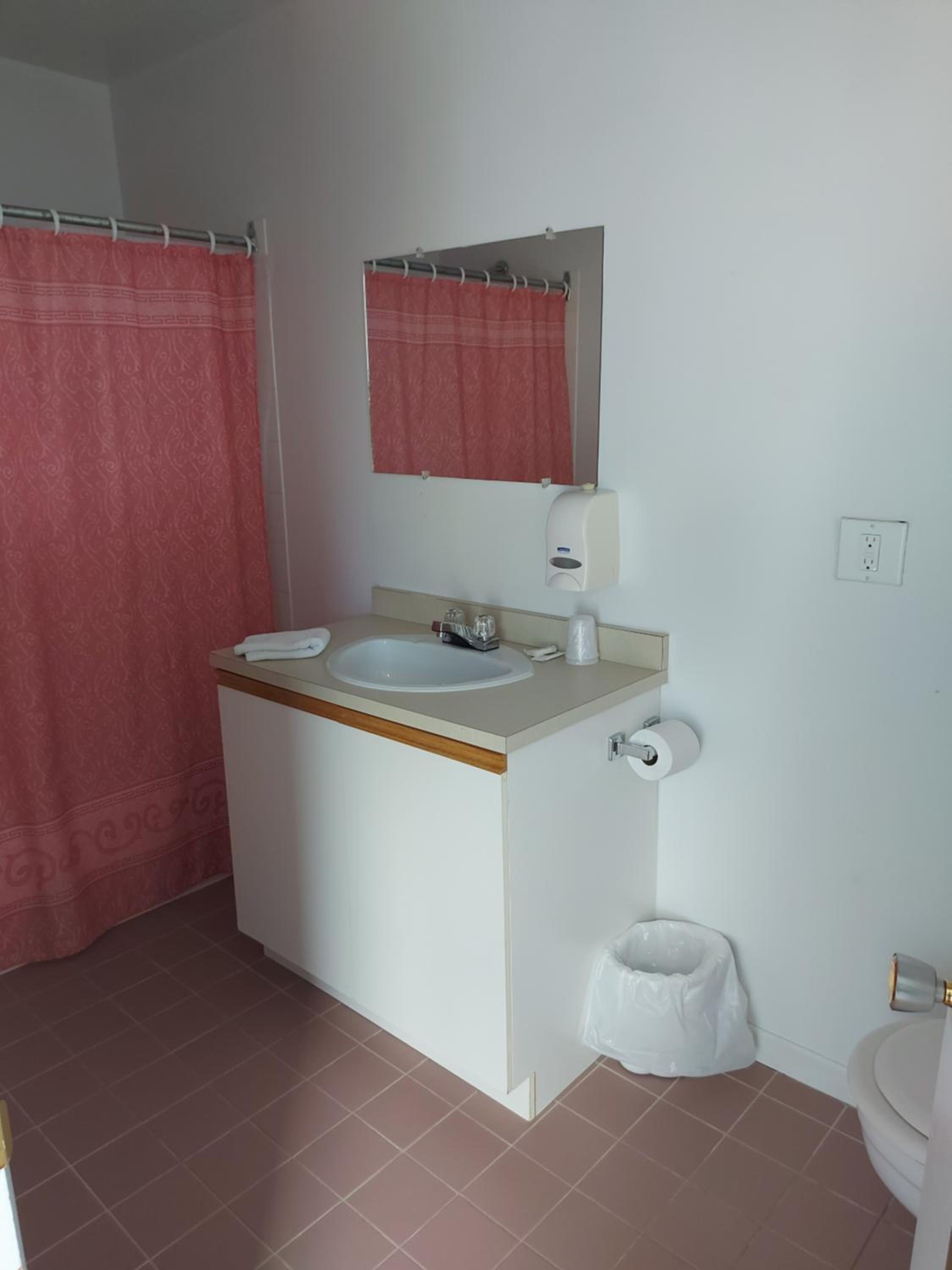 Motel du Cap St-Yvon view 2