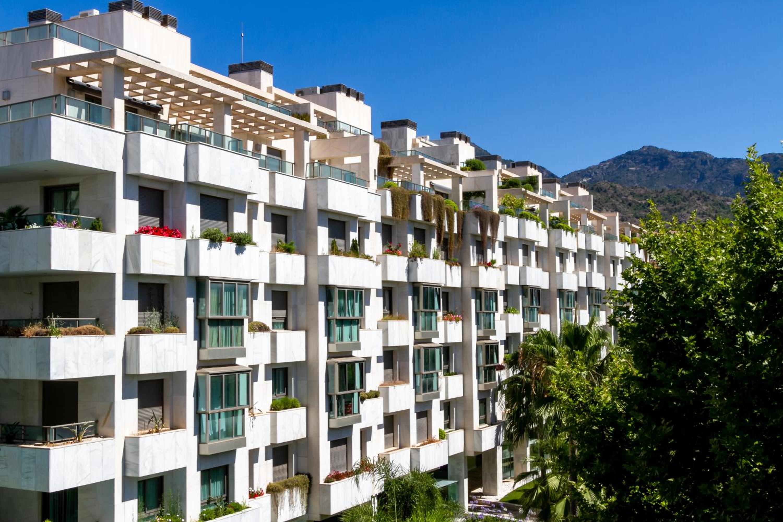 MARBELLA BANUS SUITES - Golden Mile Jardines del Príncipe Suite Apartment
