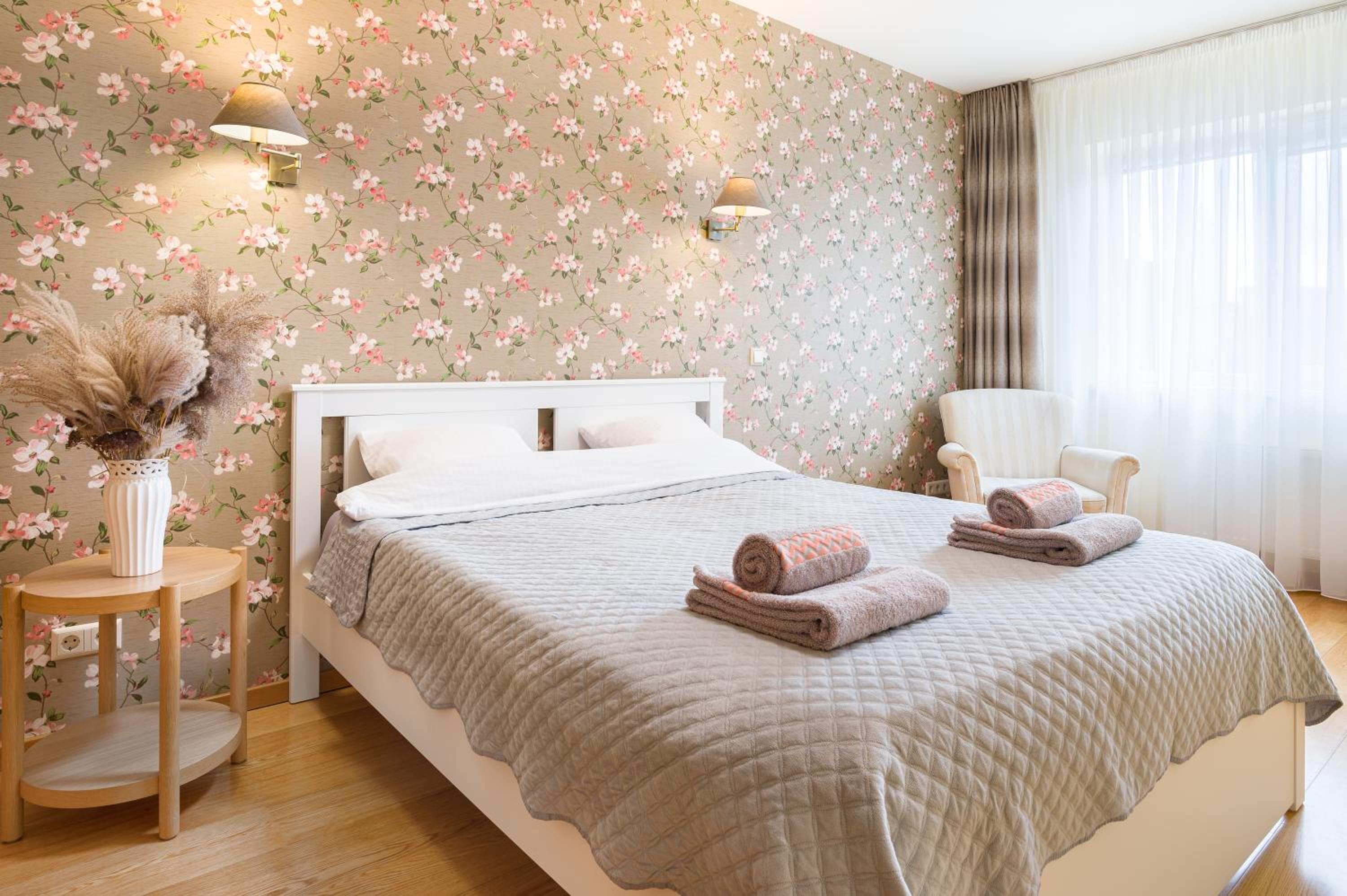 Ona`s apartment in City Center with private parking