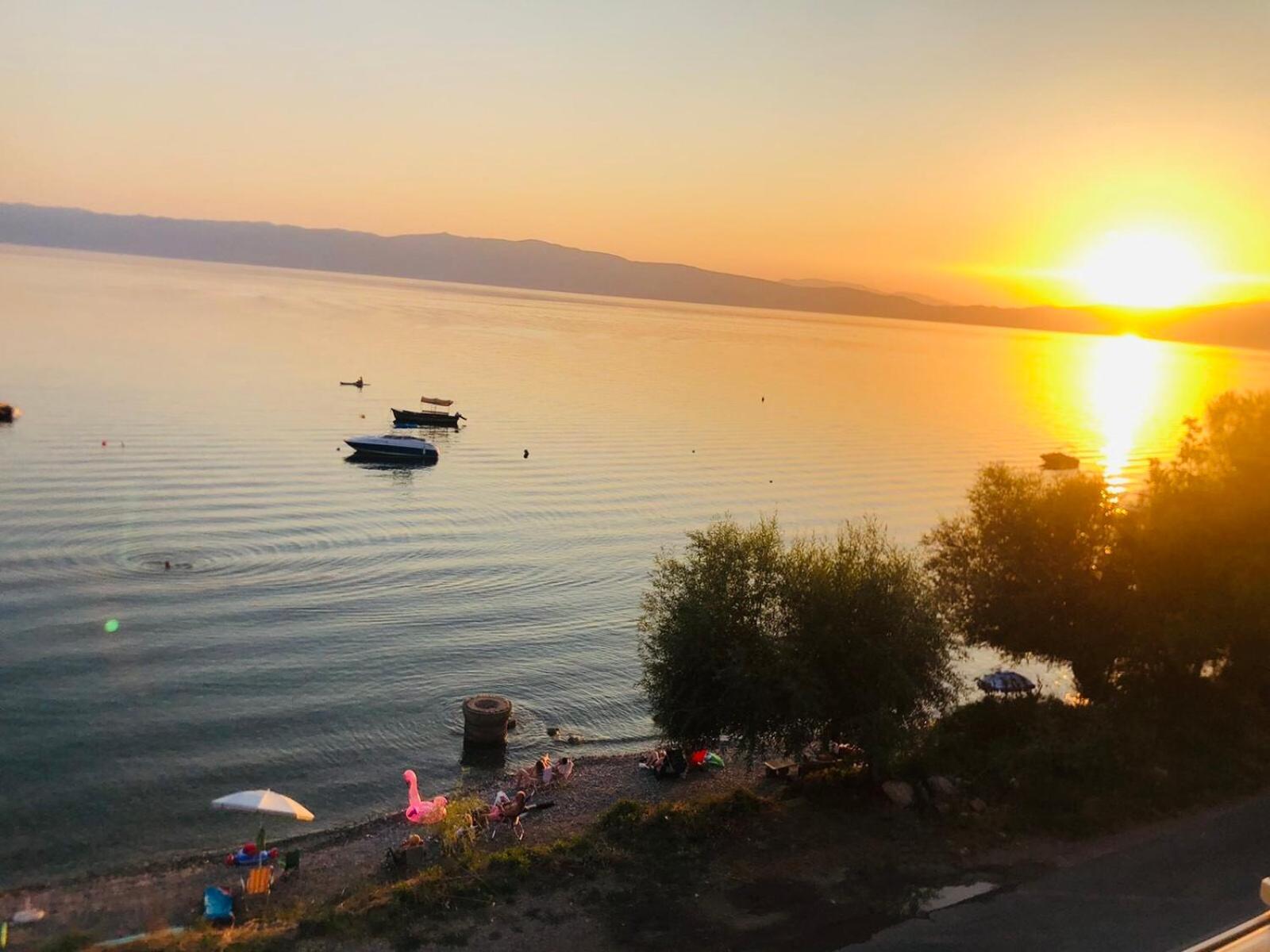 Sunrise Beach - Lake View Deluxe Apartment