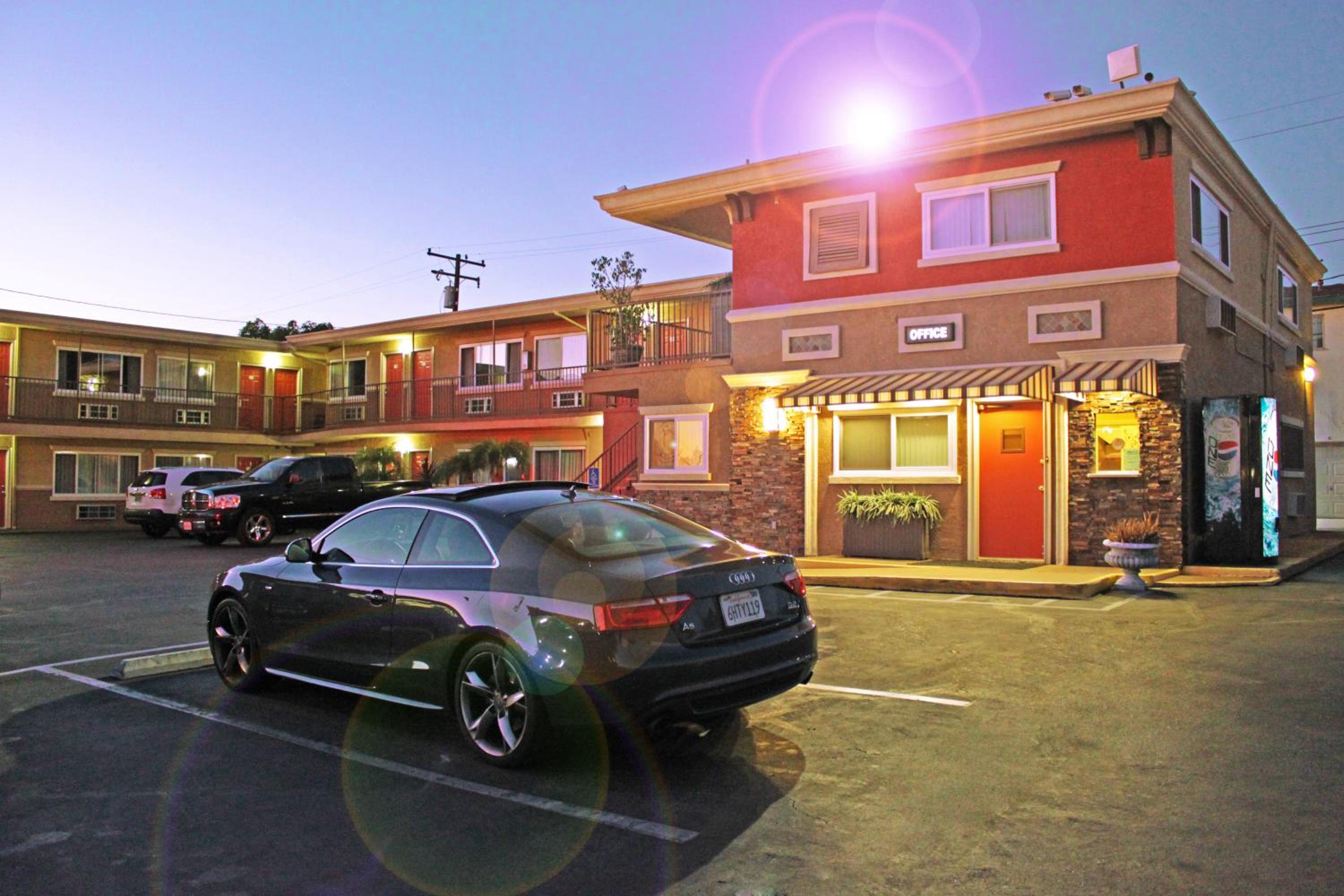 Friendly Hills Inn - Whittier, Los Angeles