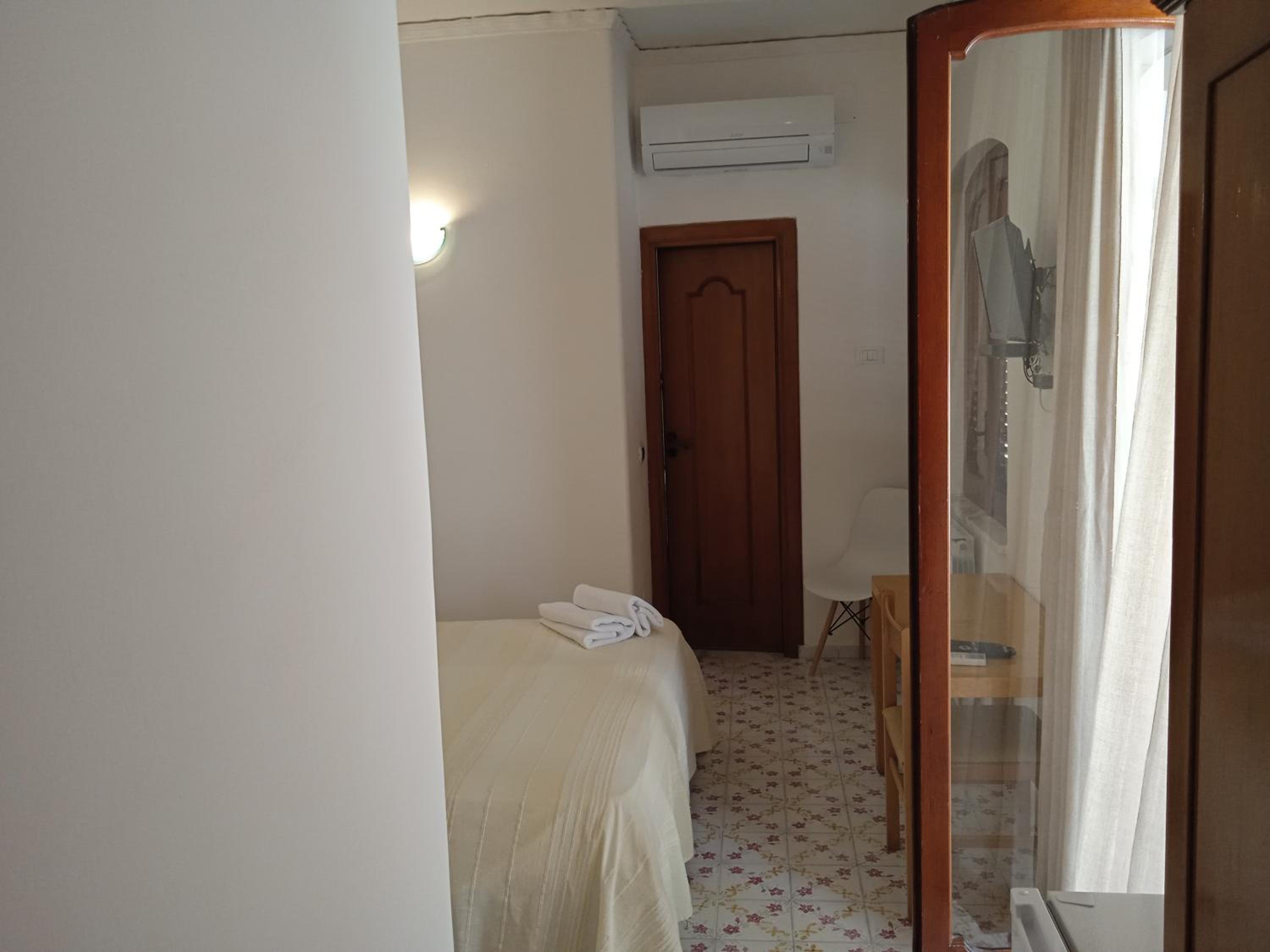 Photo 24