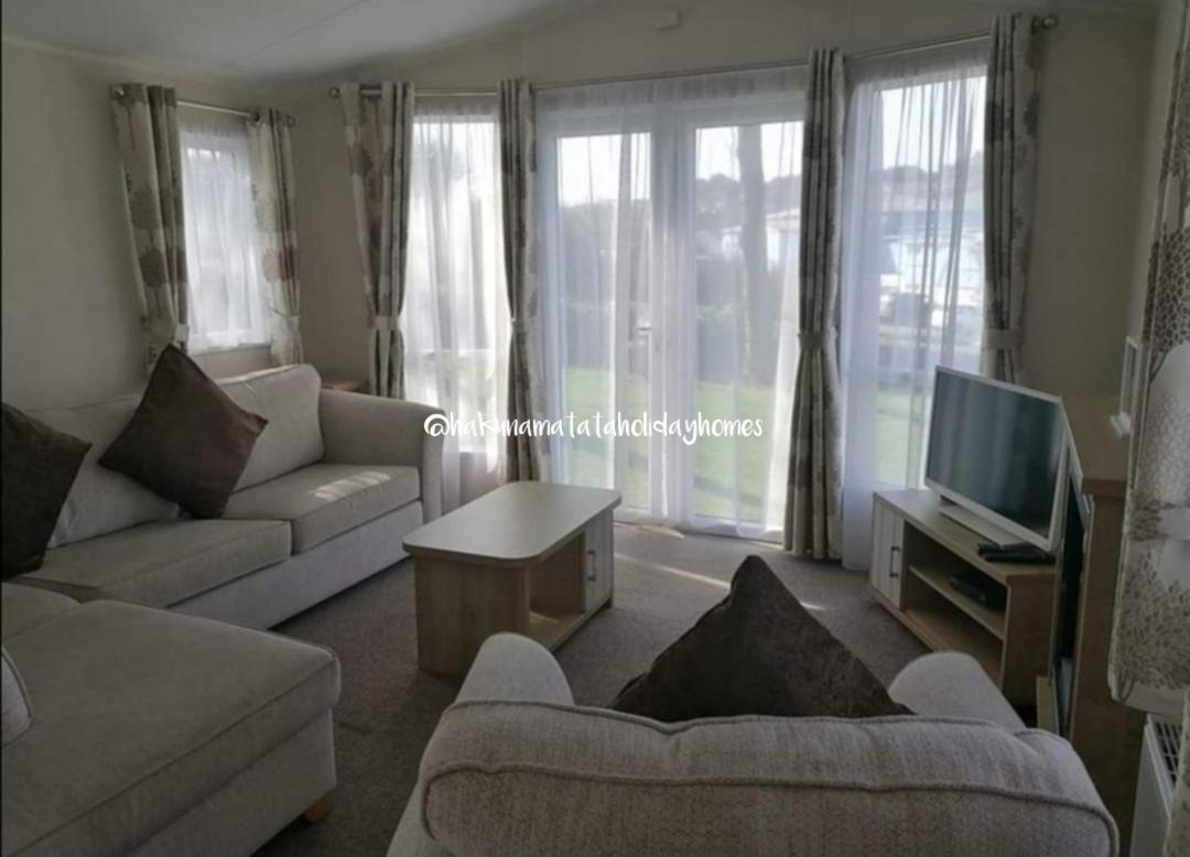 Hakuna Matata Holiday Homes - Newquay Bay Resort view 3