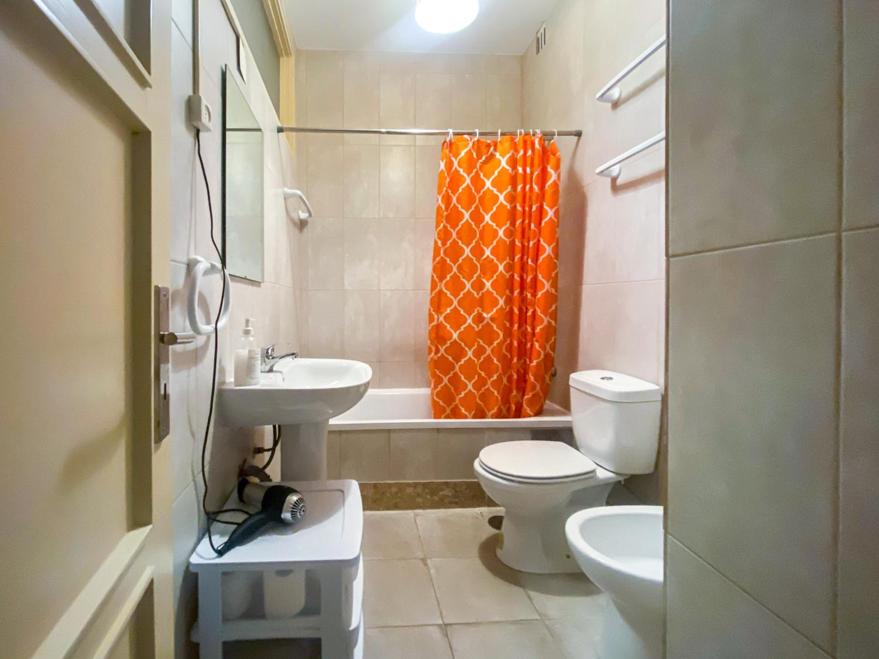 Convenient 3-Bedroom Apartments next to Bom Sucesso view 3