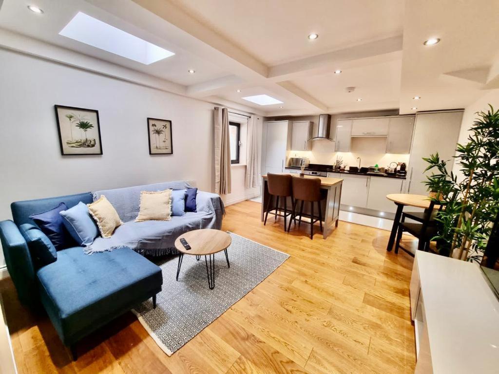 Luxurious Apartment in Nottingham Lace Market view 3