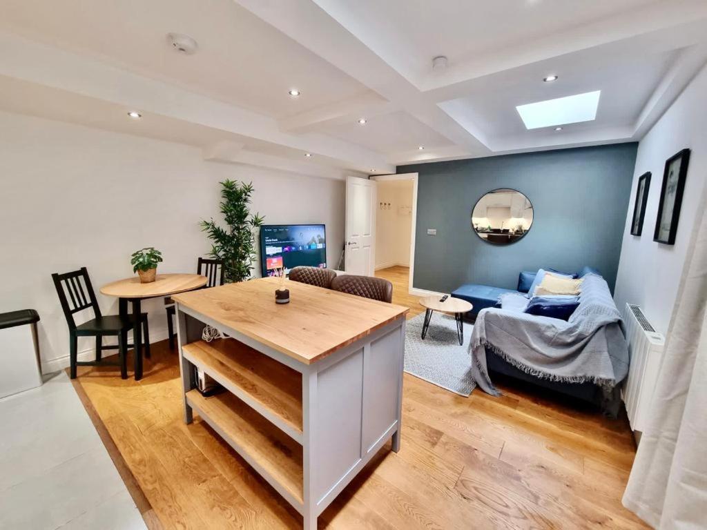 Luxurious Apartment in Nottingham Lace Market view 4