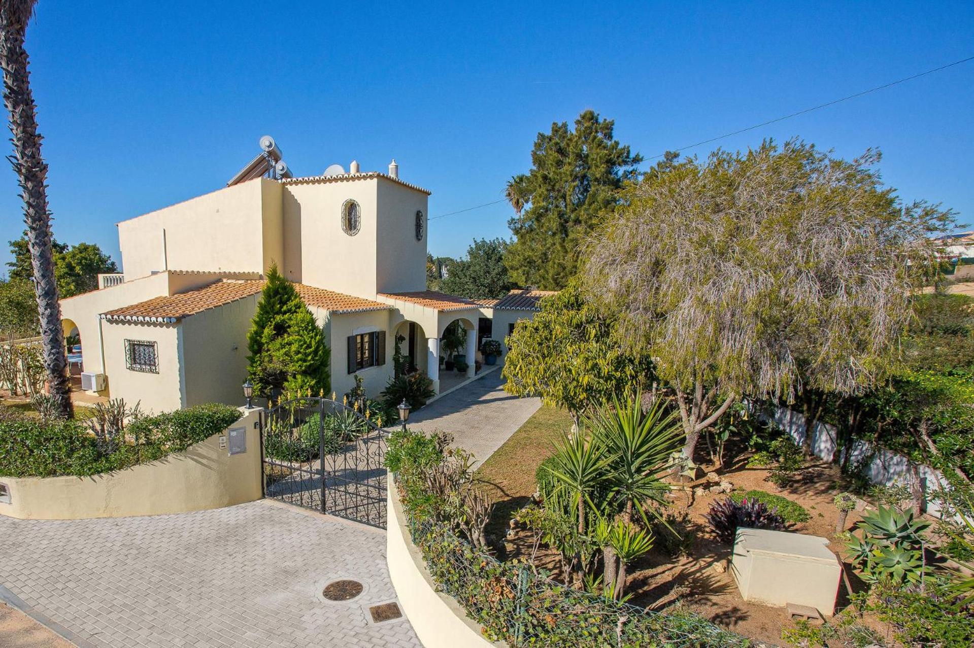 Villa Isabel by Villa Plus